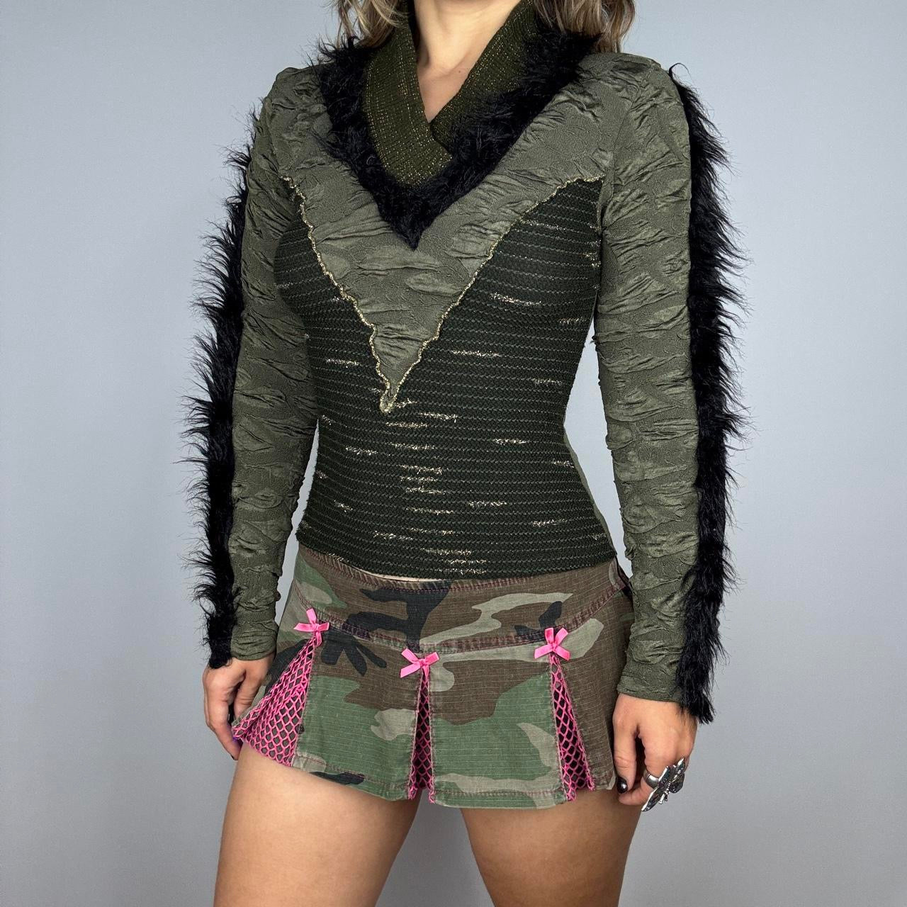 Euro Vintage Faux Fur Trim Contour Knit Long Sleeve (S)