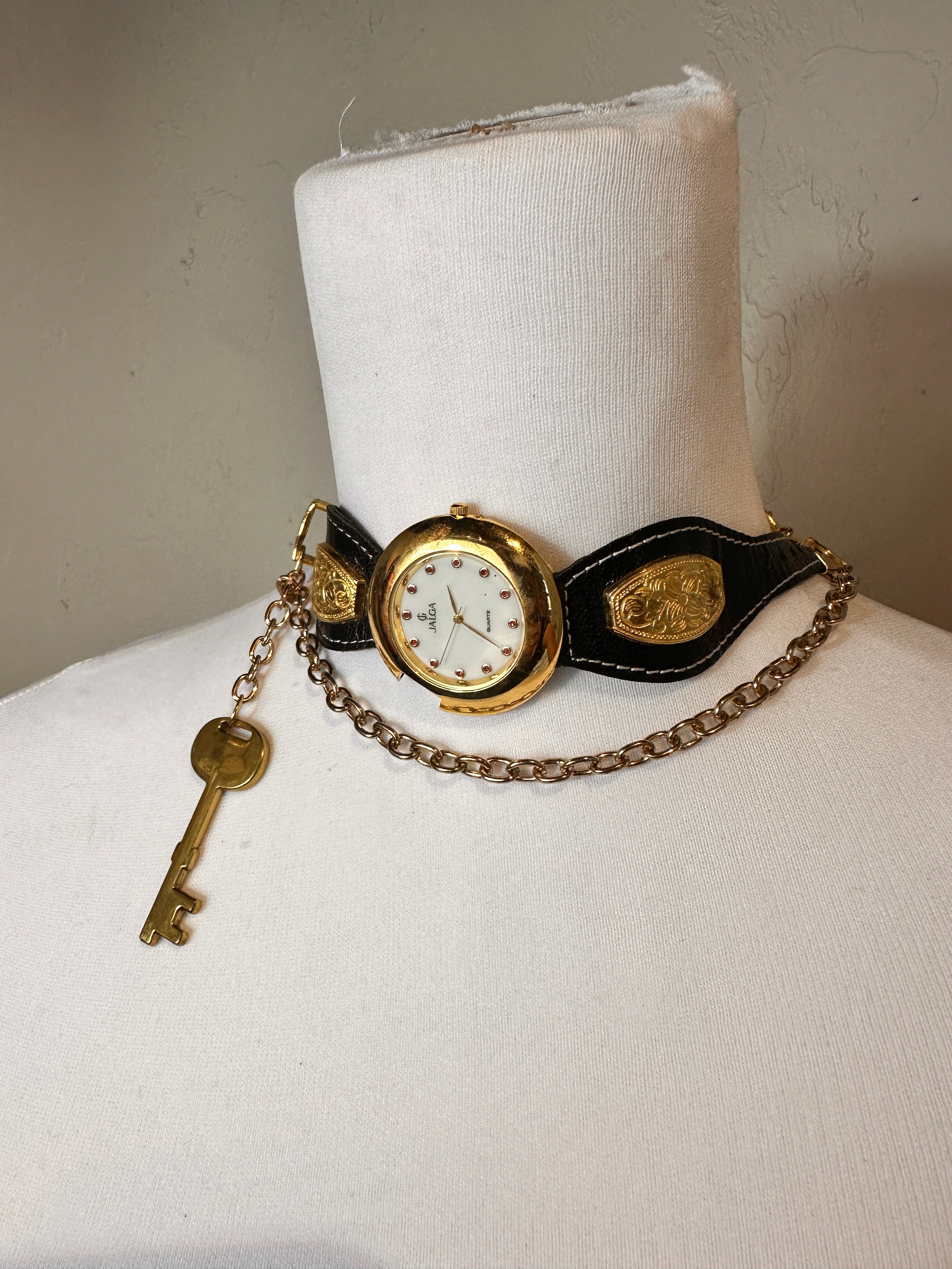 Everything in Time Choker