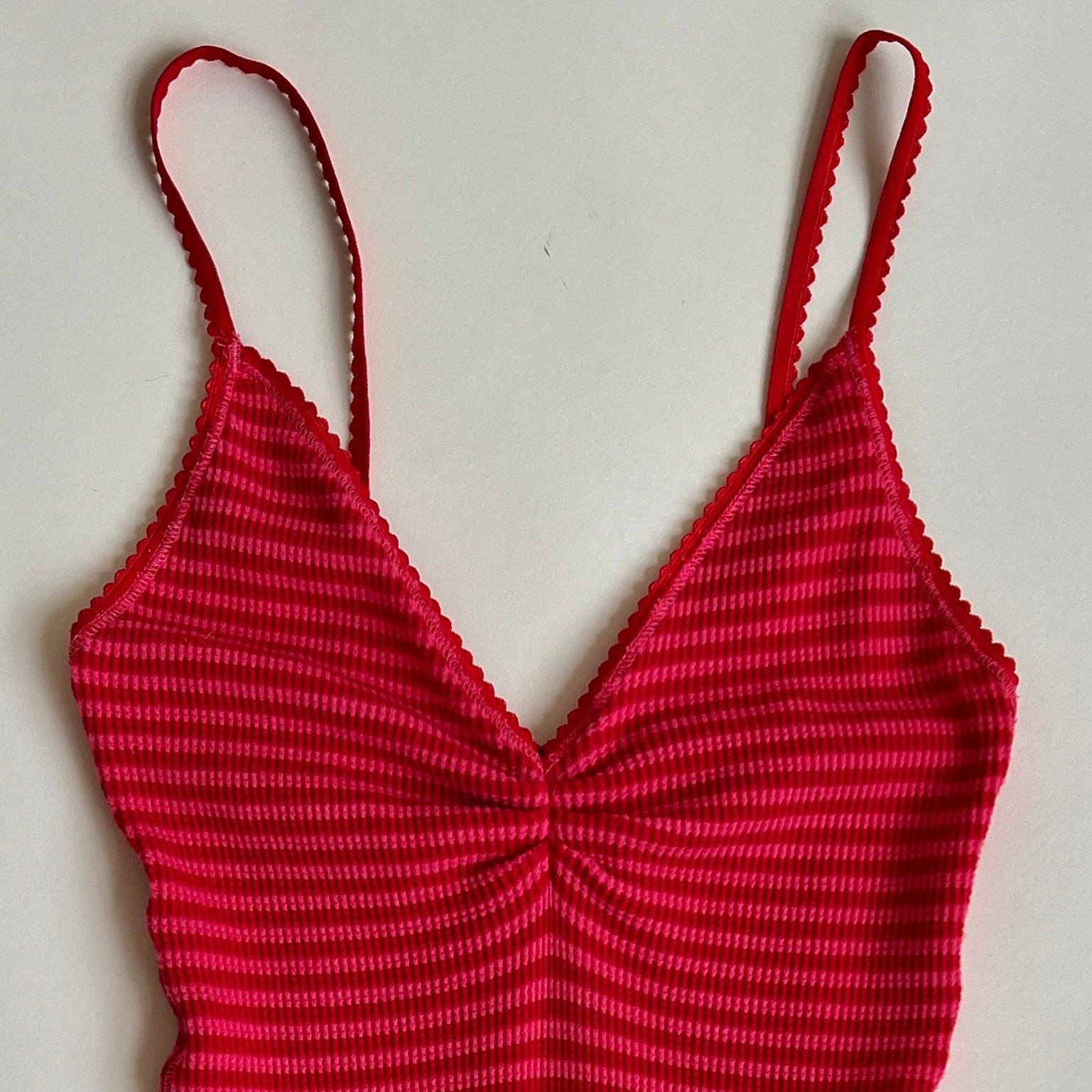 2000s VS pink stripe cami (xs/s)