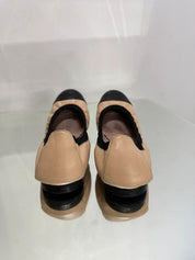 Vintage  2010s Leather Ballerina Pumps (US 6)