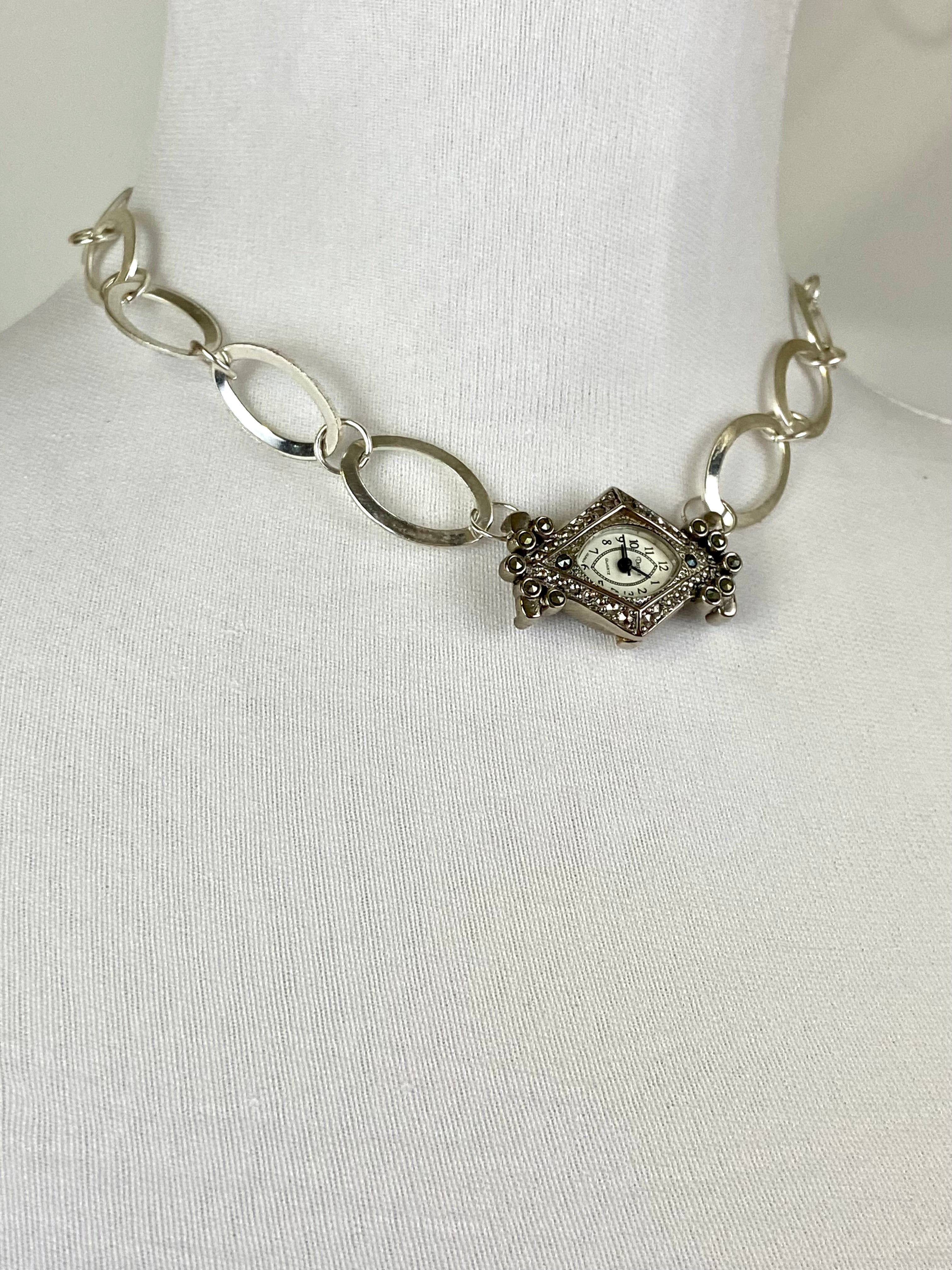 Watch me choker