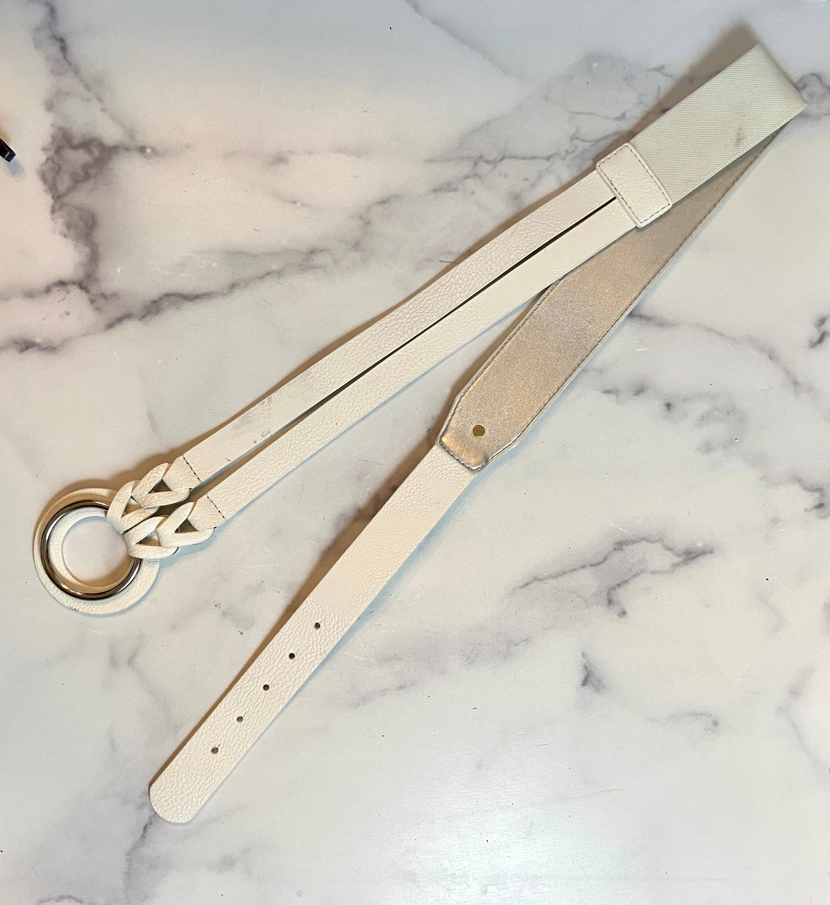 Elastic white belt