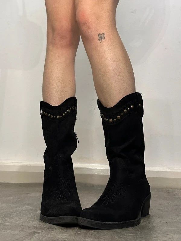 Vintage Stud Grunge Black Suede feel Cowboy Boots (US 8)