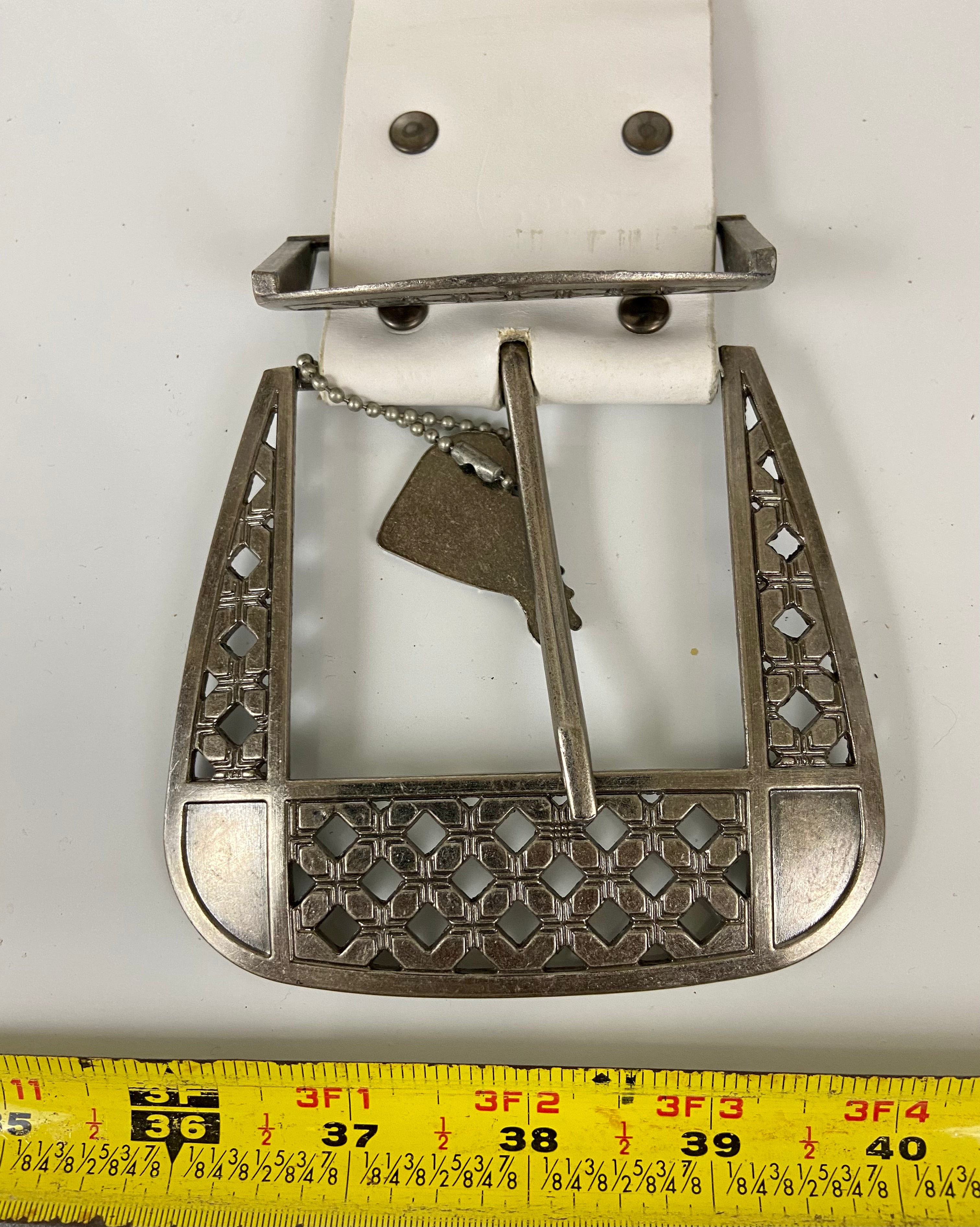 Genuine Mudd Wide White Leather belt
