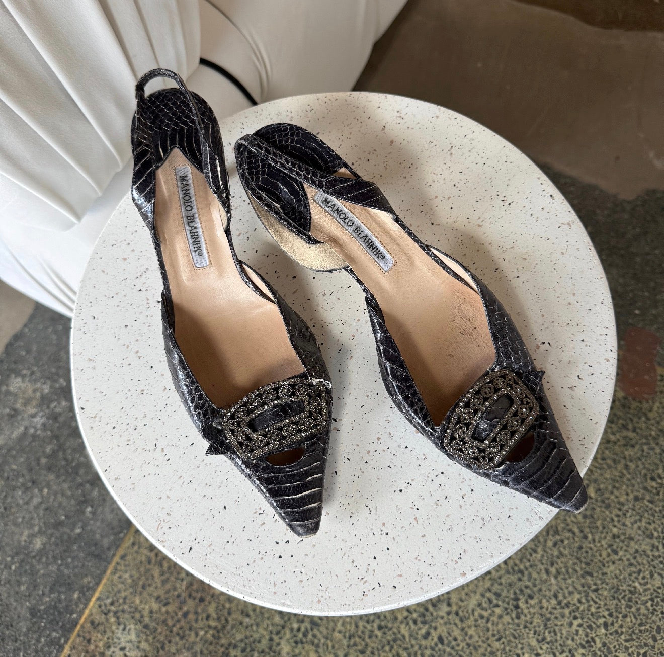 Manolo Blahnik Gunmetal Black Alligator Kitten Heels (10)