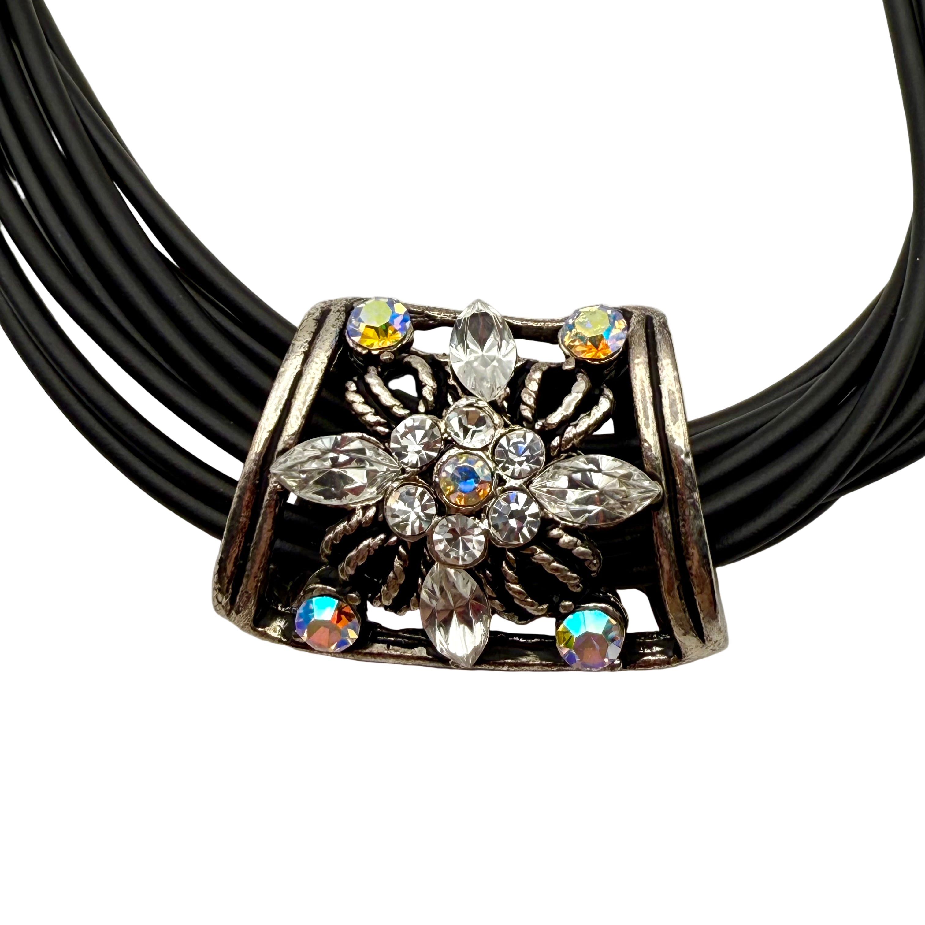 Sparkle Floral Pendant Choker