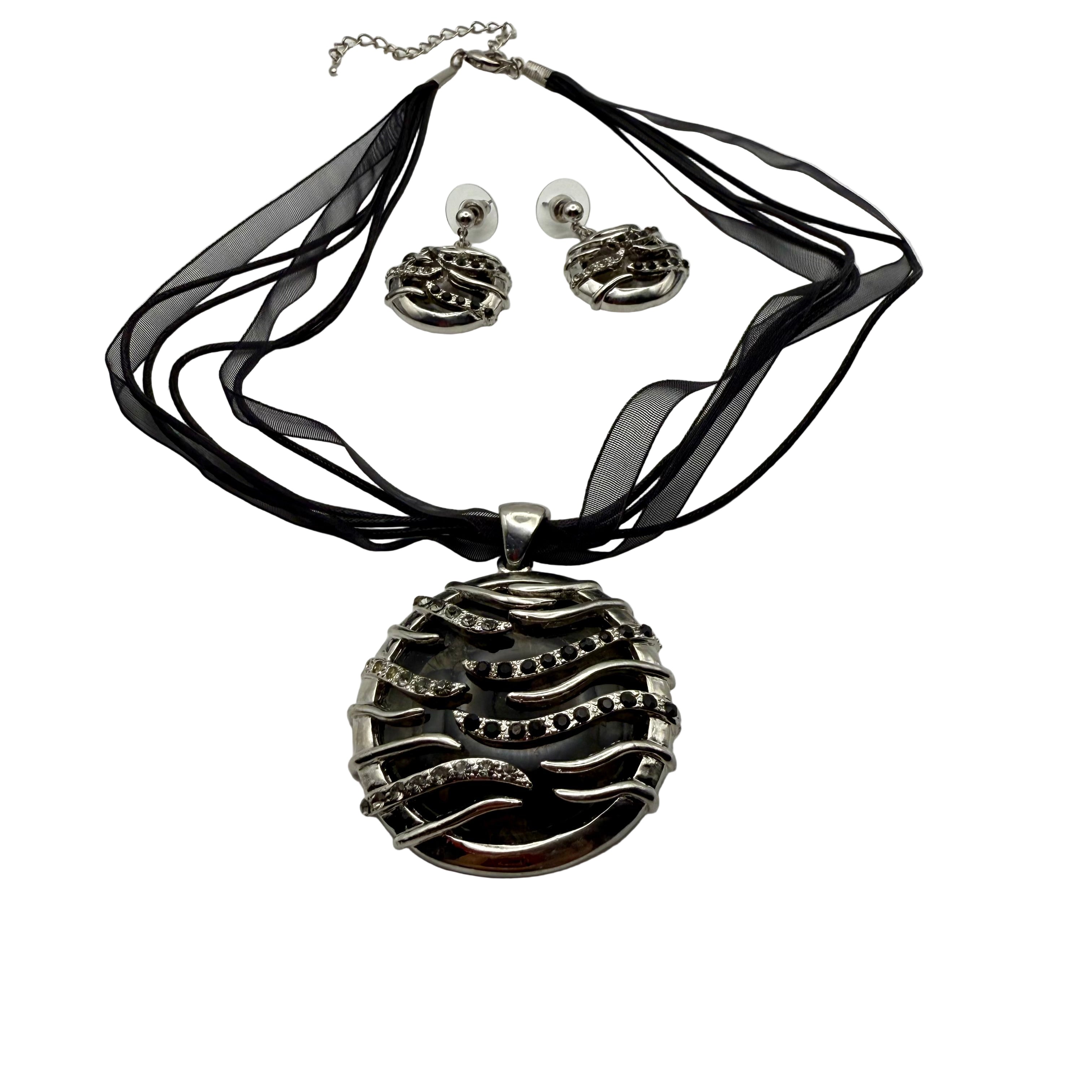 Noir Ripple Glam Set