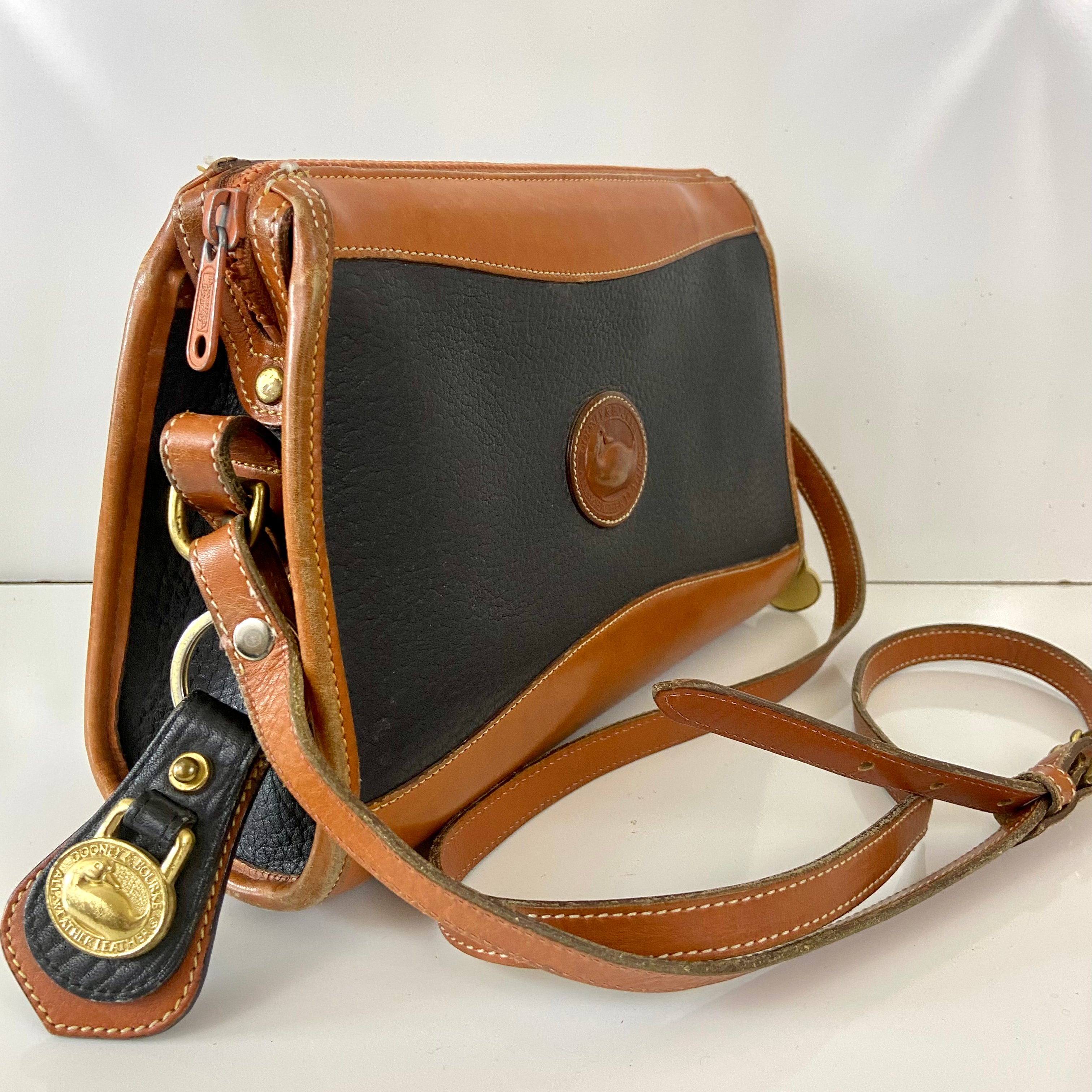 Dooney and Bourke popular Vintage Leather Purse