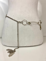 Safety pins chain belt