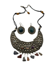 Vintage Gemstone
Collar Necklace set
