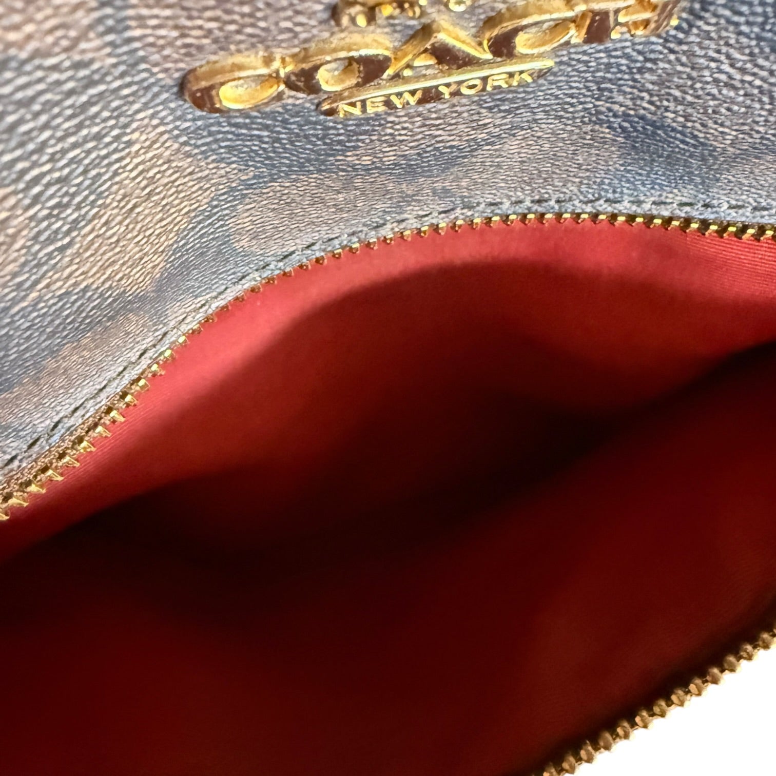 COACH Gallery Tote in Signature Canvas