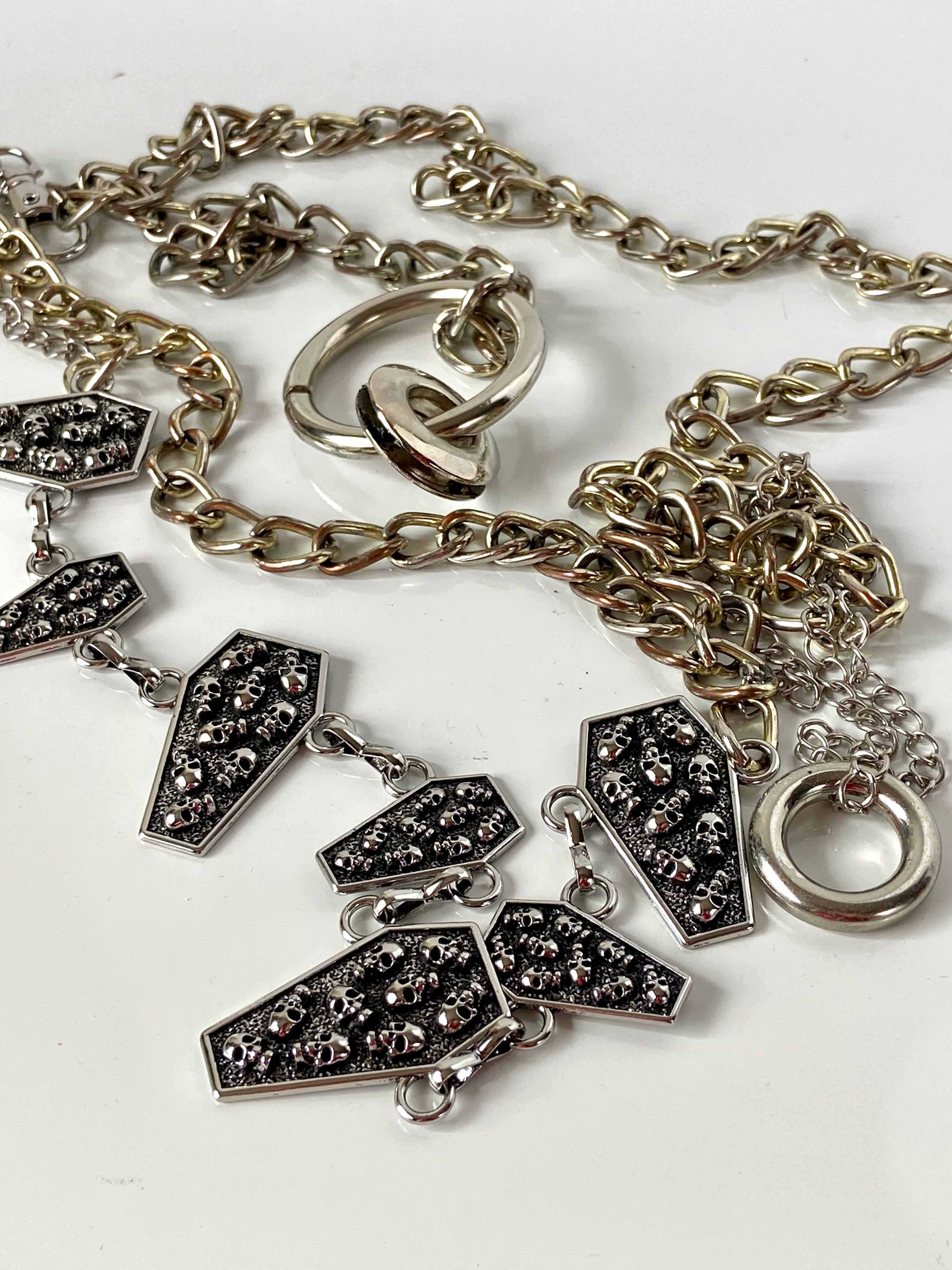 Skull Coffin
Metal Chain layered chain belt
