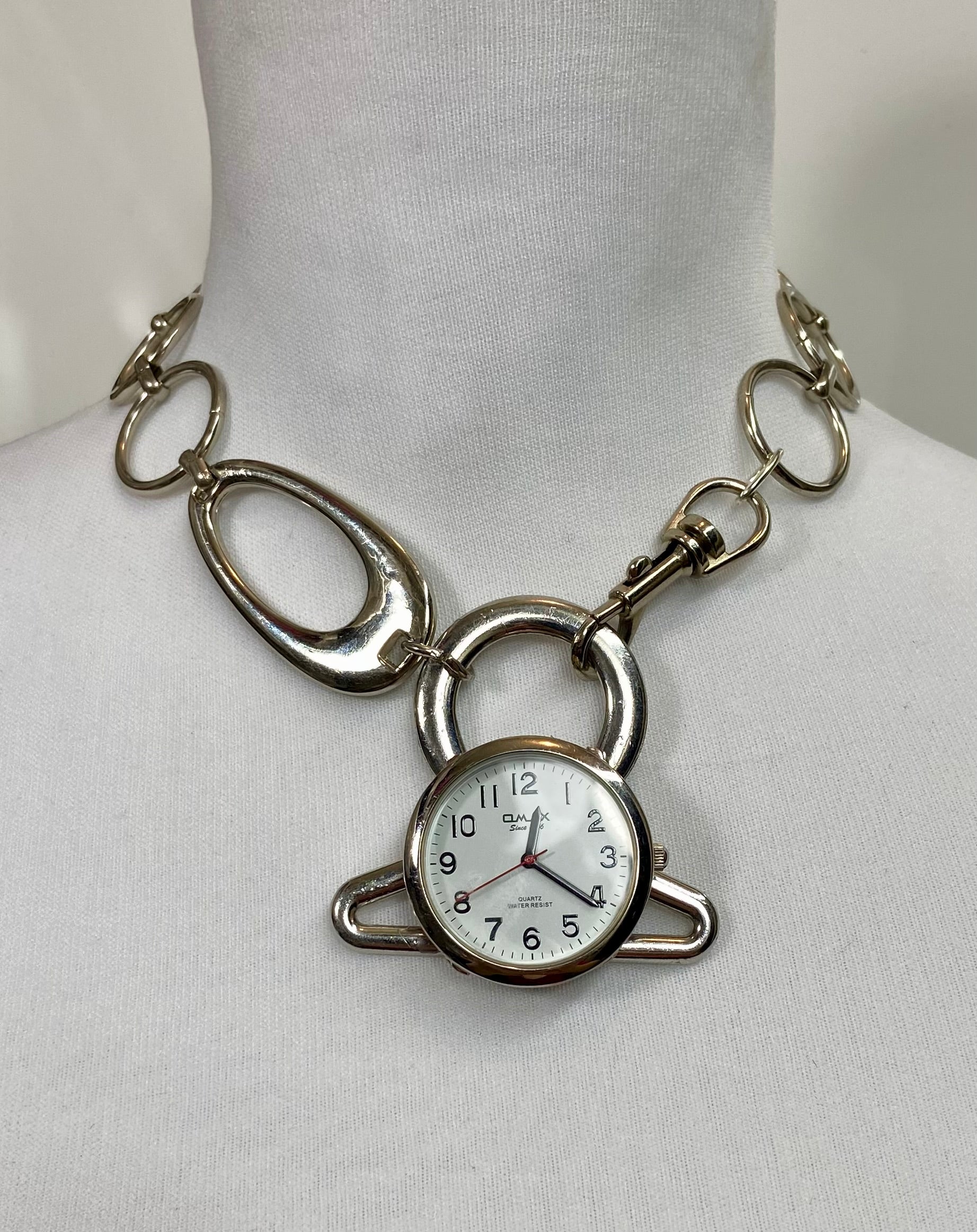 Round watch choker