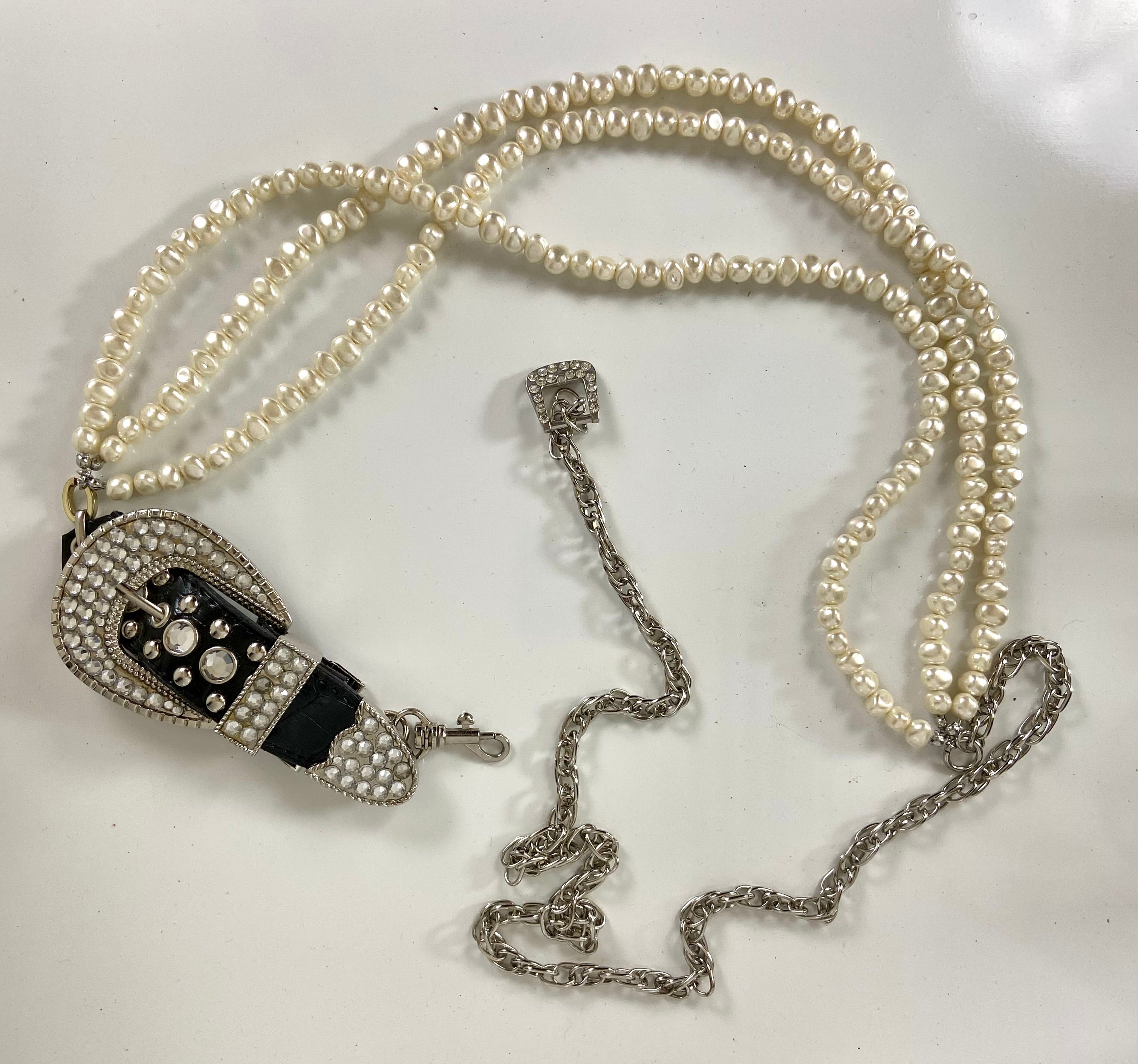 Buckle & beads belt