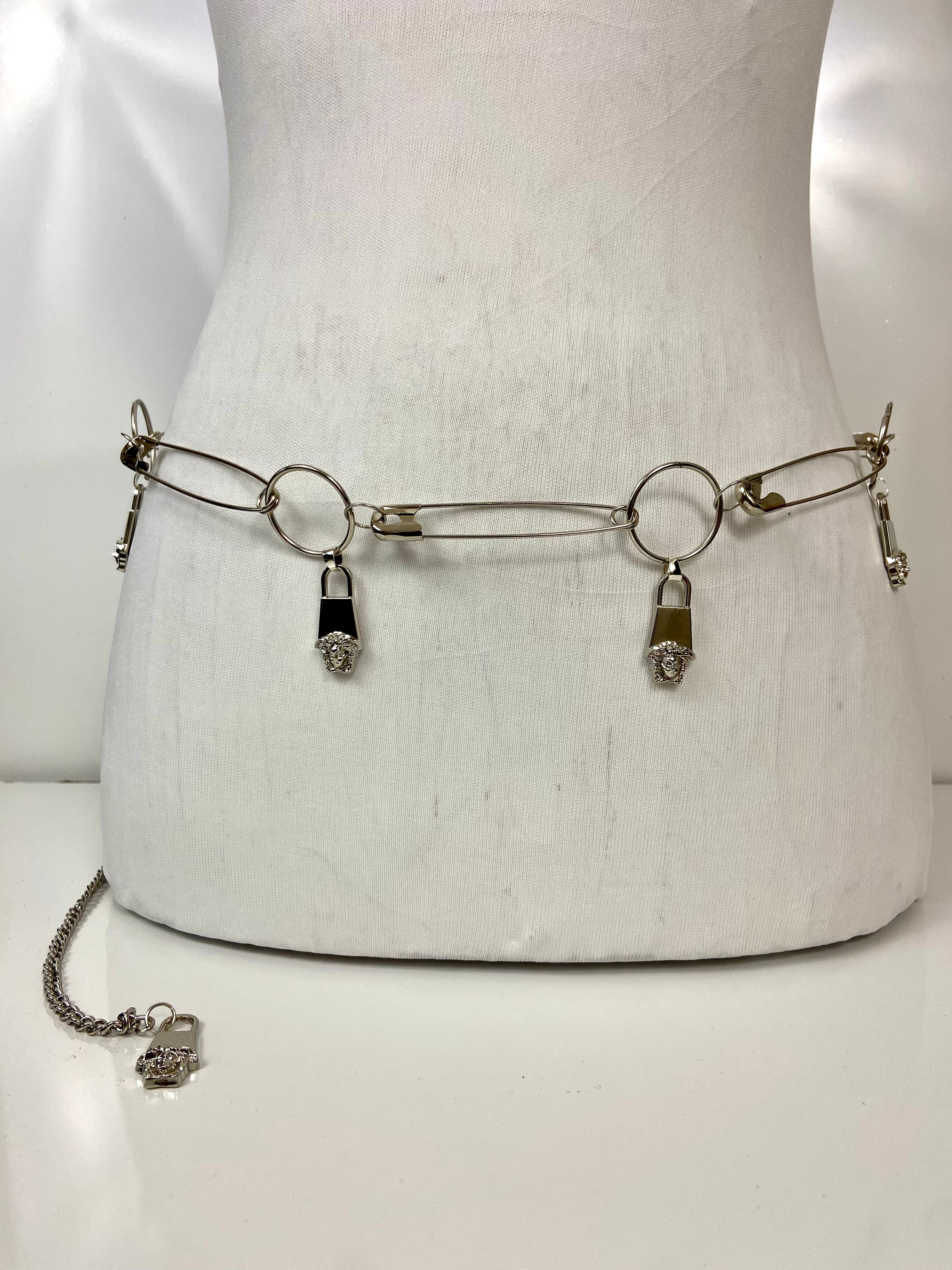 Safety pins chain belt