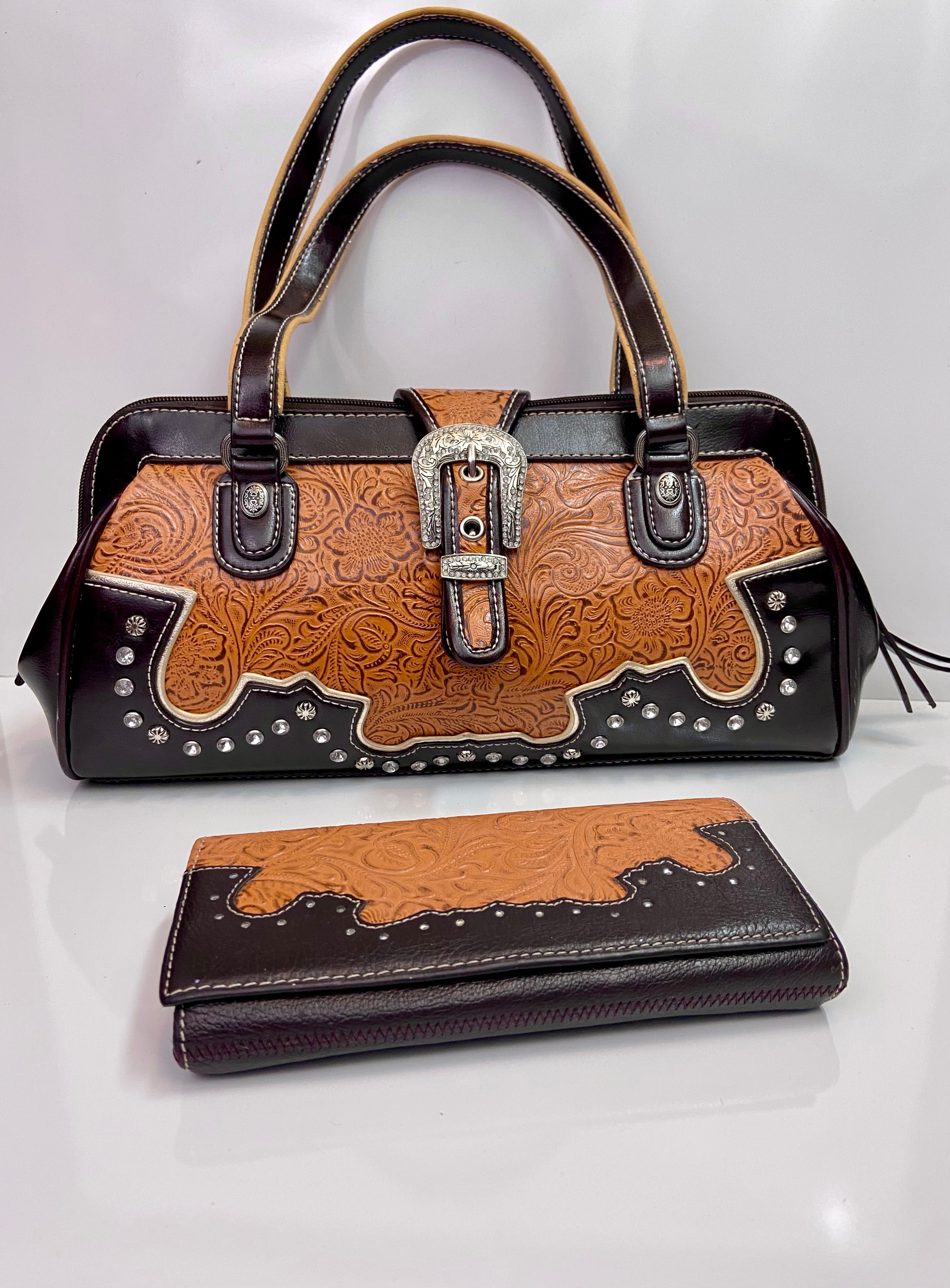 Bingham Western Purse & wallet Brown
Clear Studs