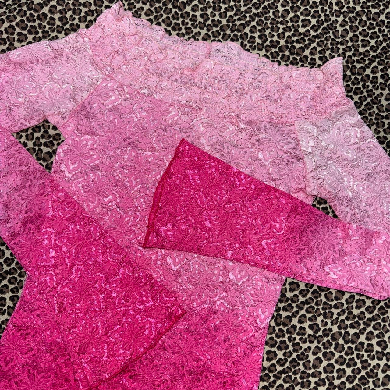 2000s pink lace ombré off the shoulder top (XS/S)
