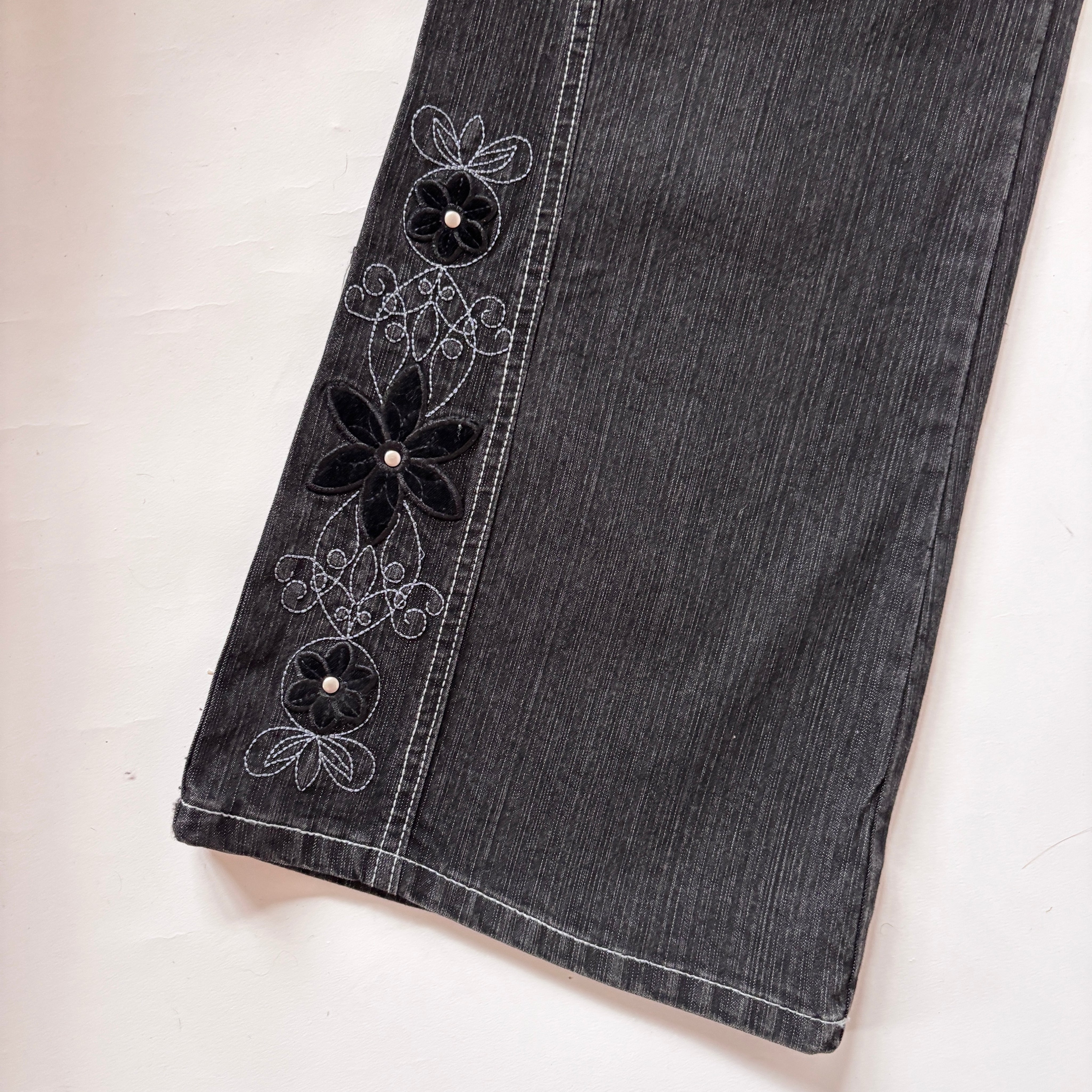 Y2K Embellished Flare Jeans (L)