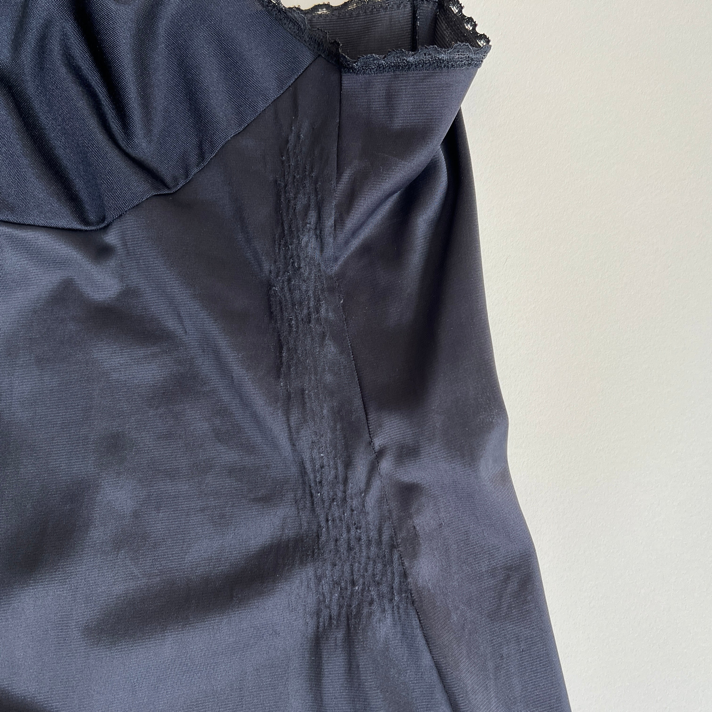Vintage black midi slip (S/M)