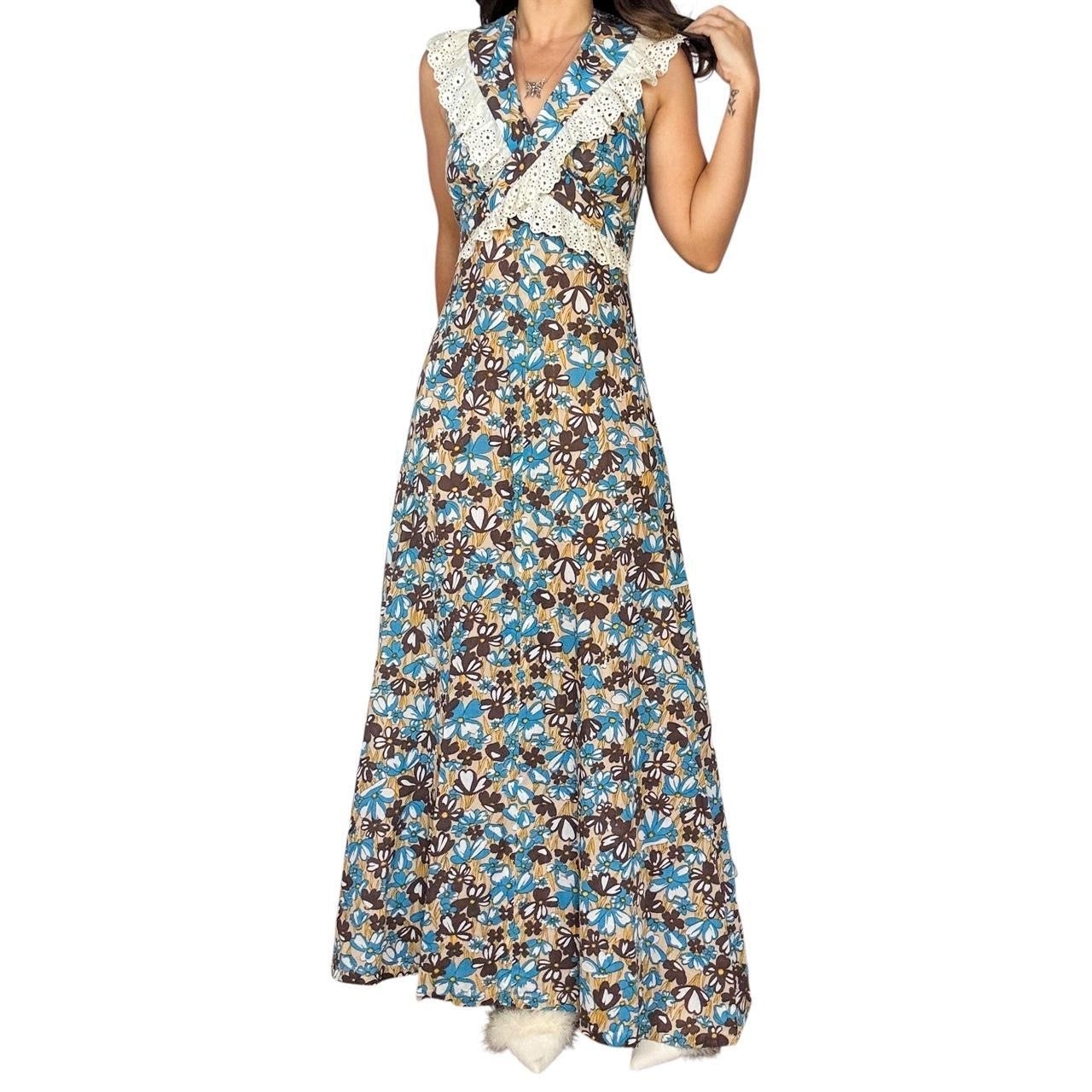 70s style maxi dress 70s Floral Cotton Maxi Dress (XS)