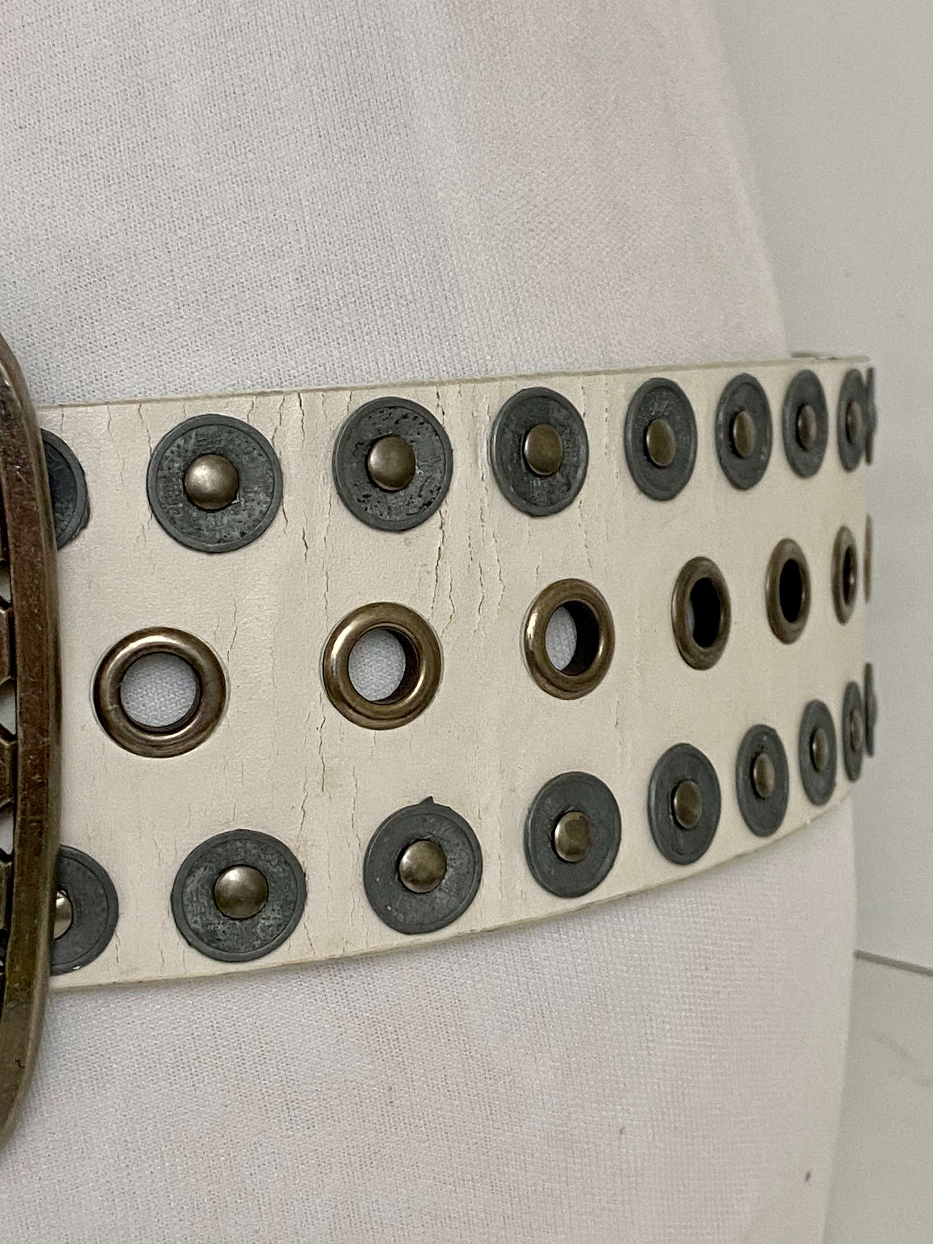 Genuine Mudd Wide White Leather belt