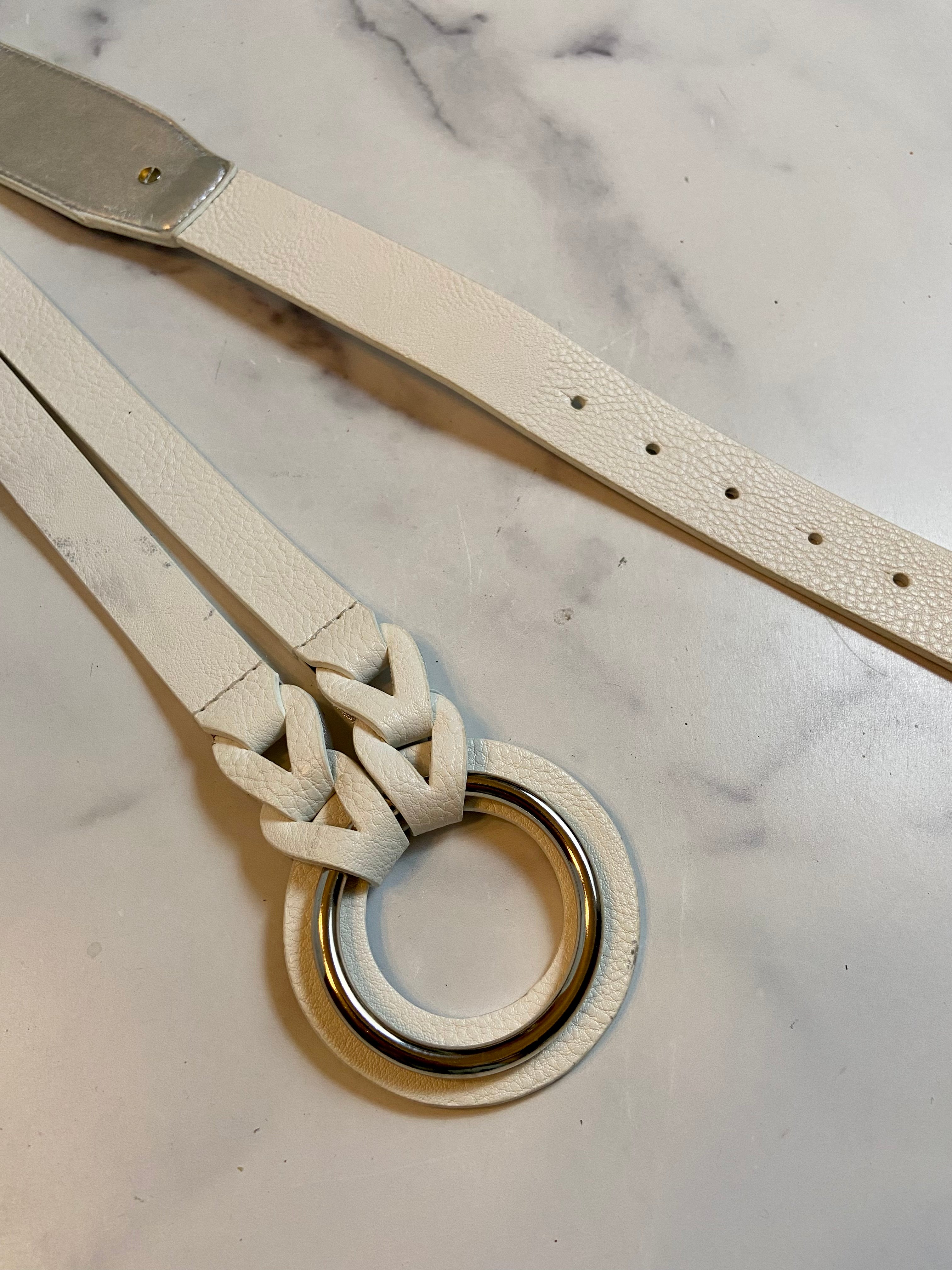 Elastic white belt