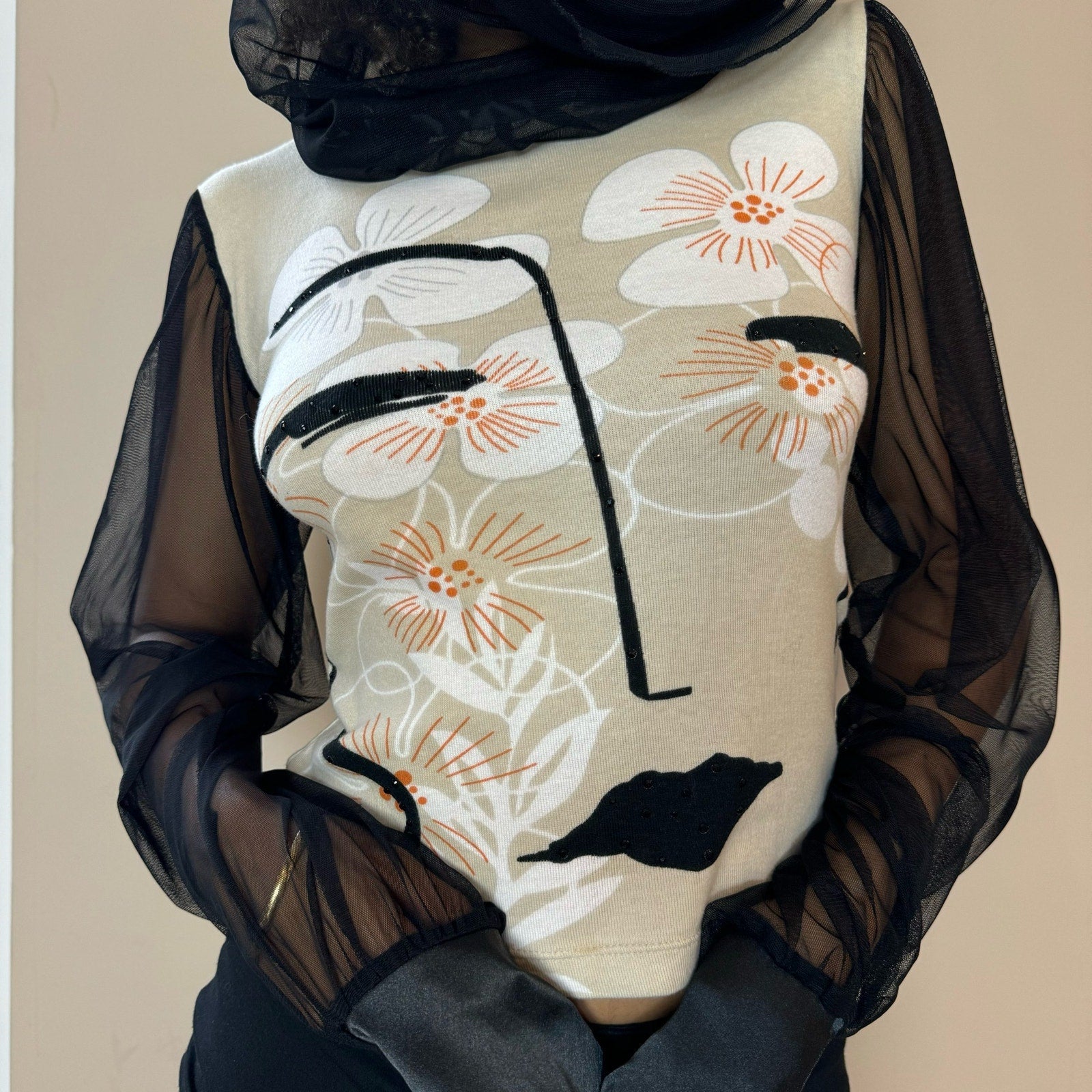Vintage graphic long sleeve with black mesh hood (S)