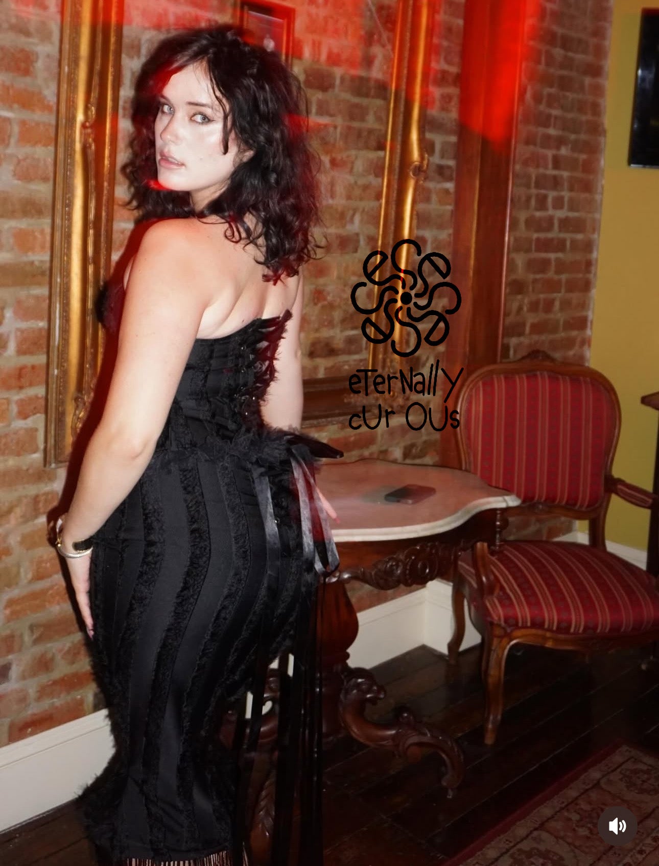 The "Bettie Trumpet Skirt" (XS-3X)