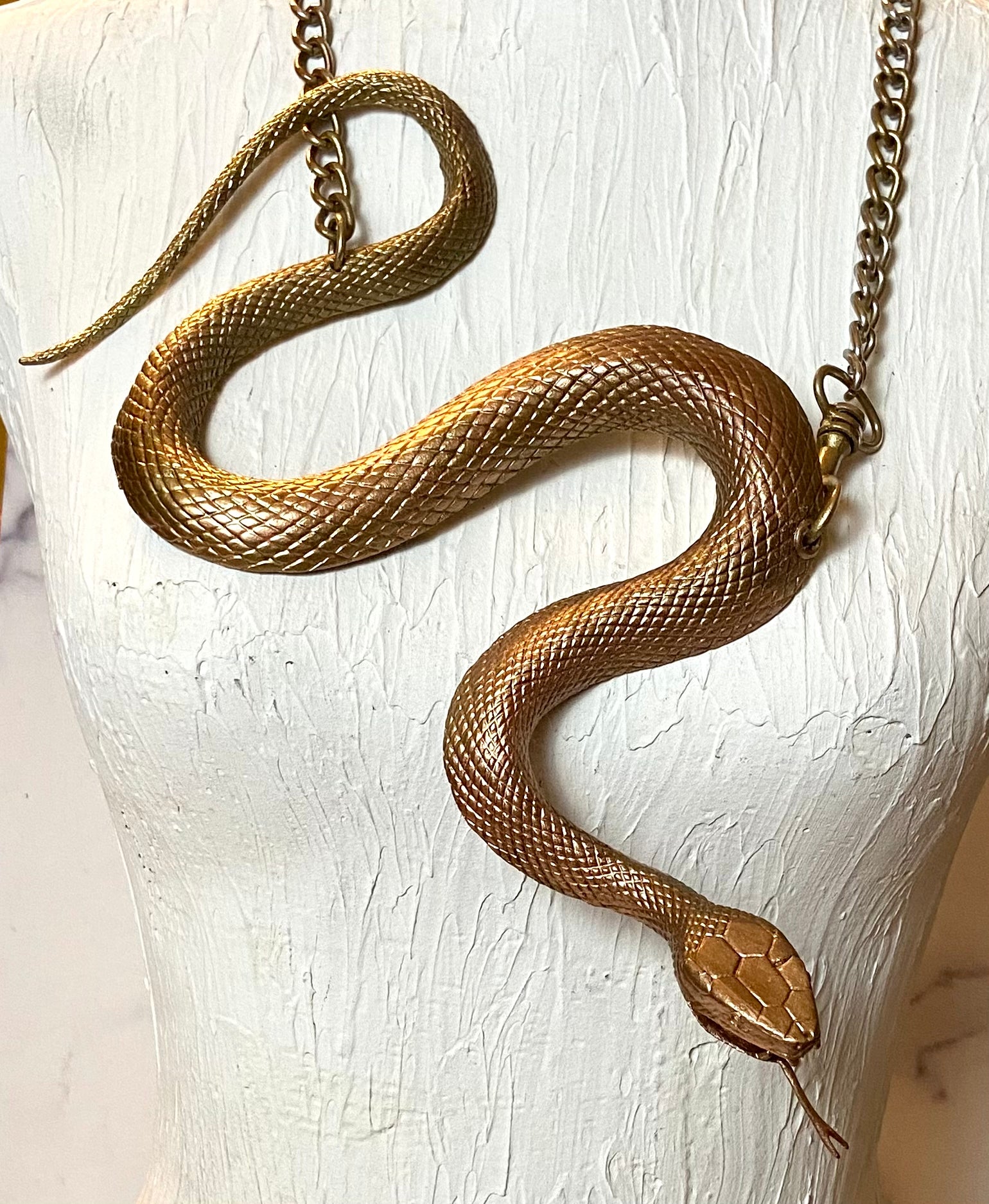 Watch out the snake choker
