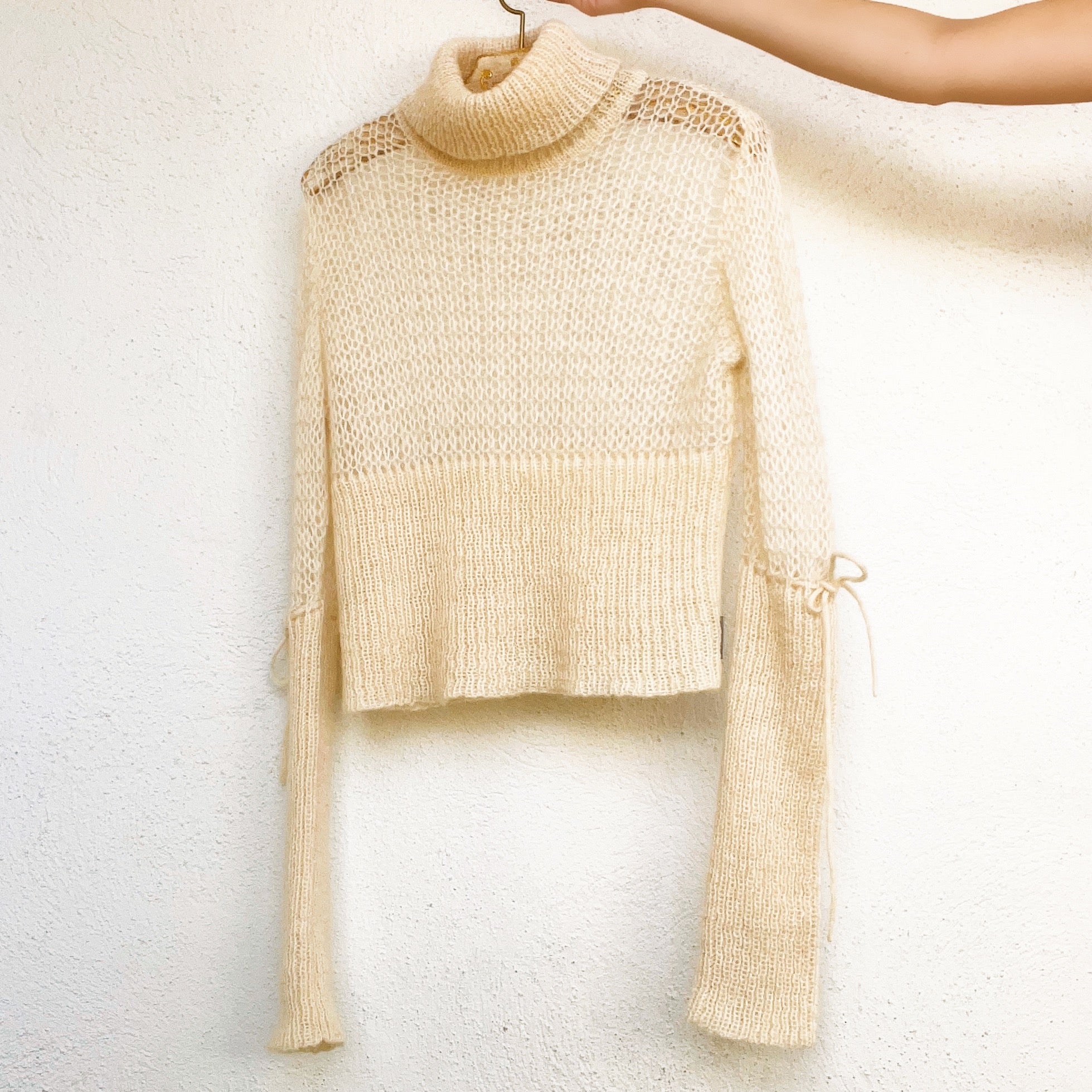 Creamy Open Knit Turtleneck Sweater (M/L)