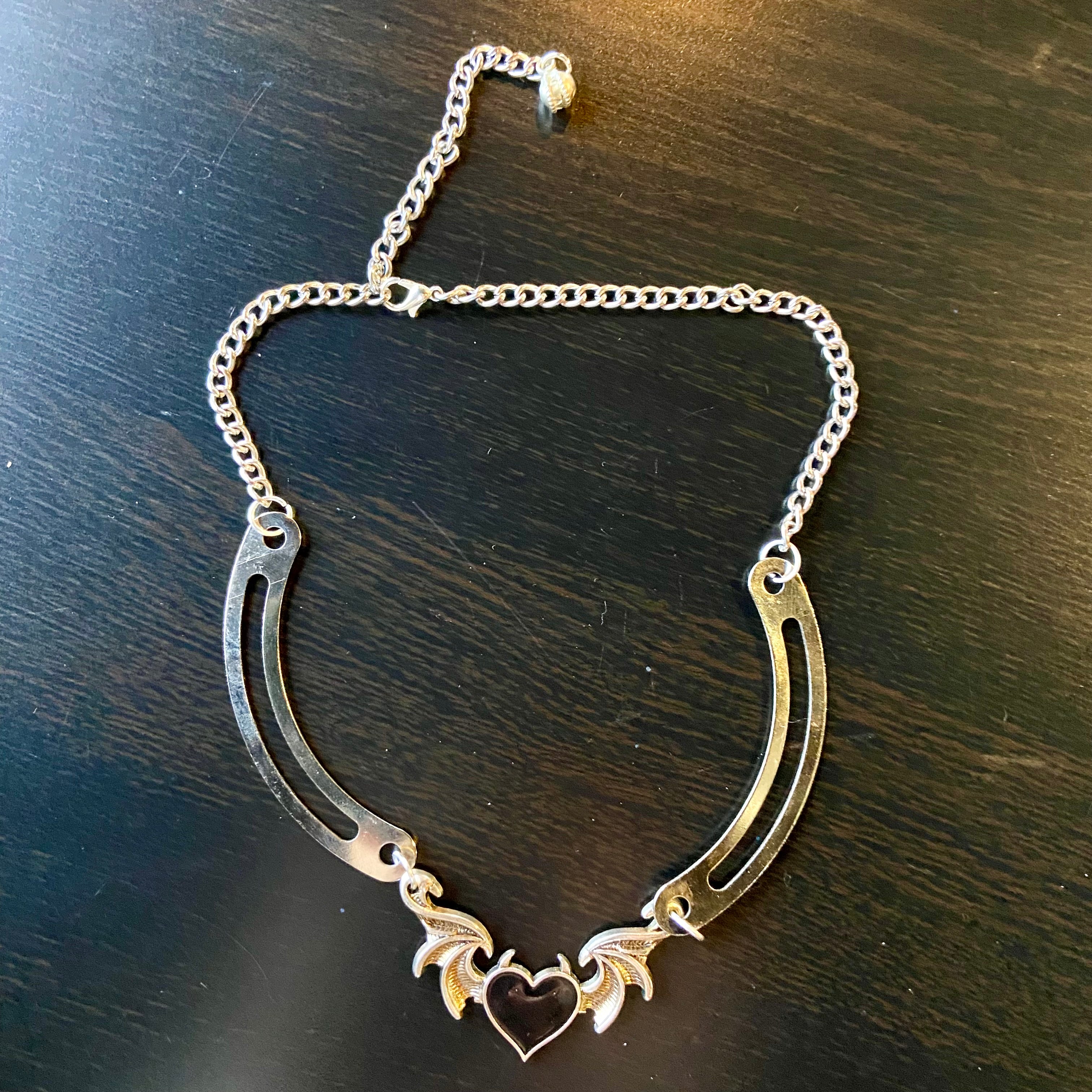 Black heart choker