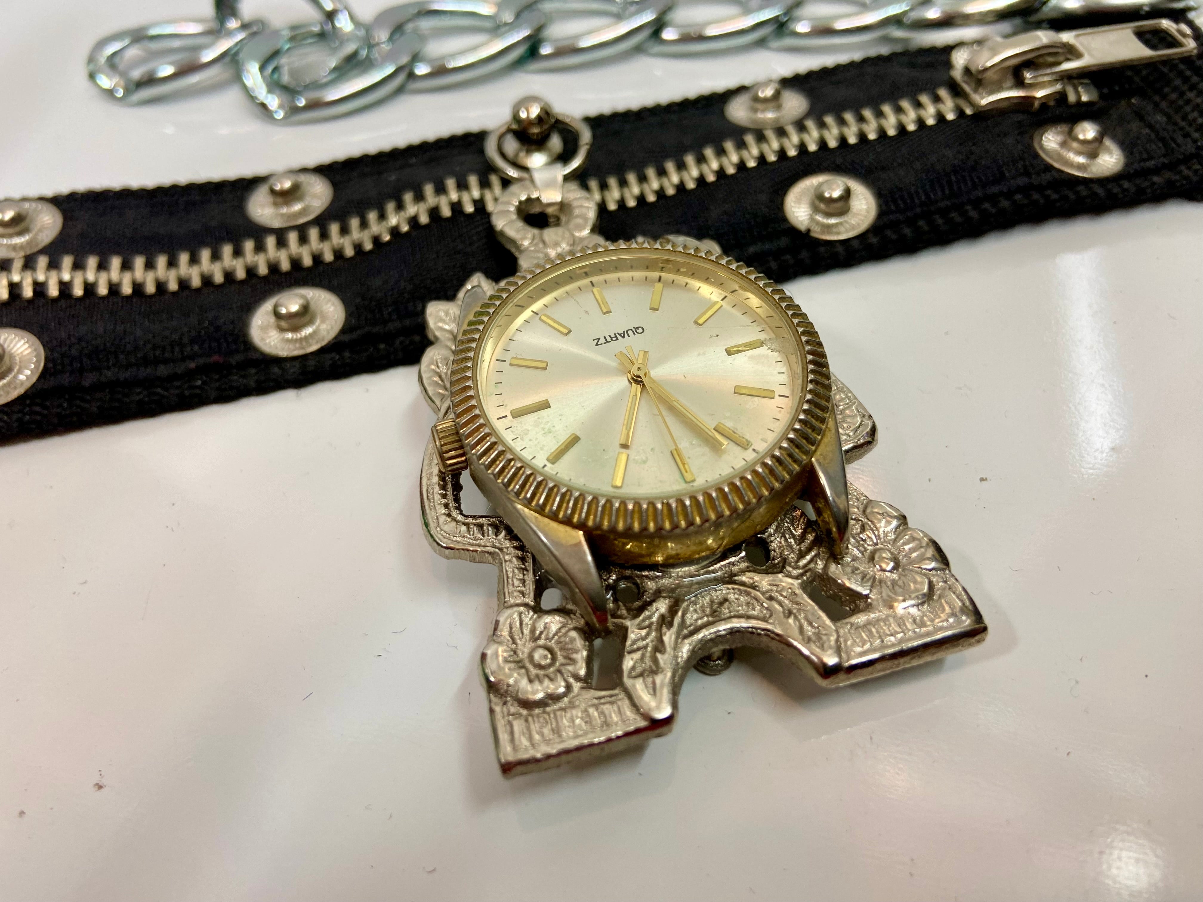 Zipper & watch choker