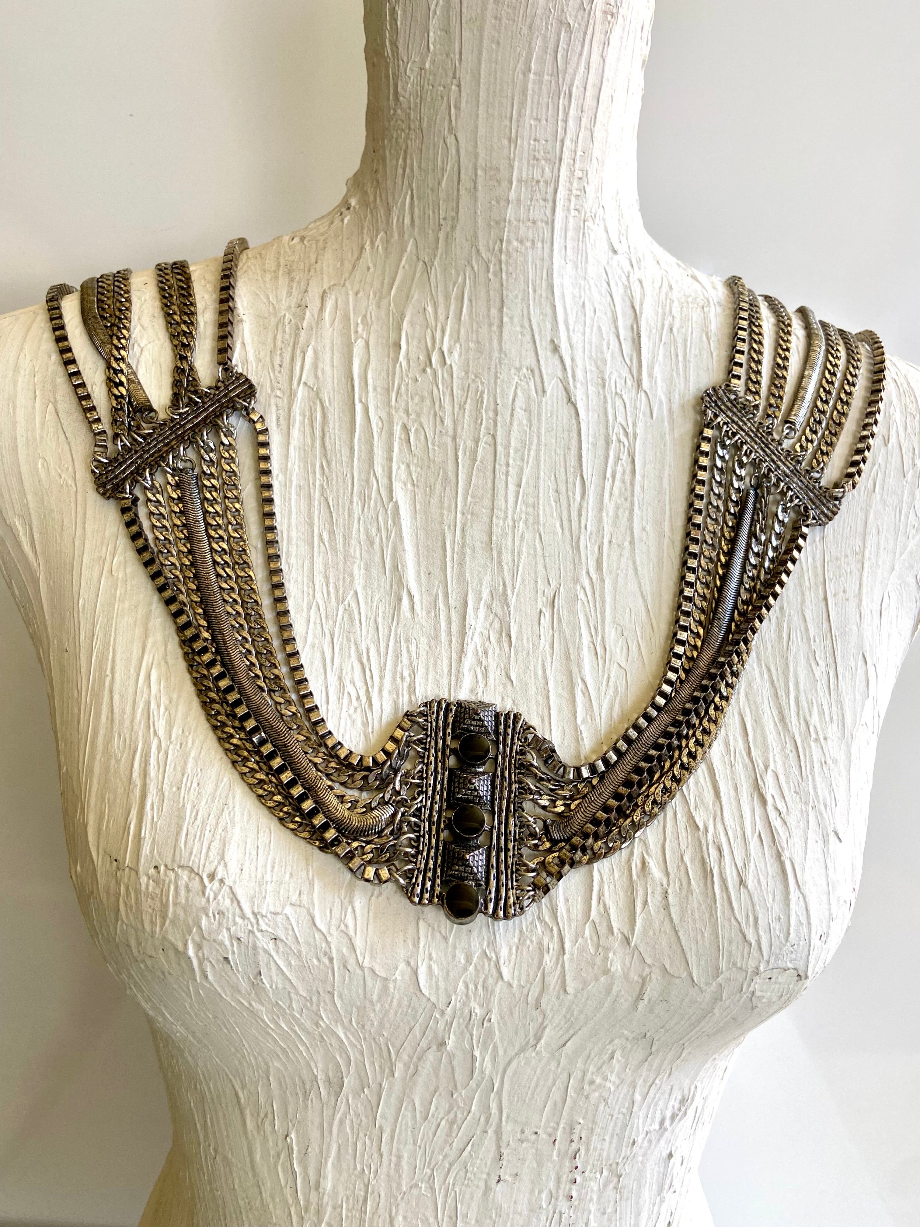 Layers chains belt