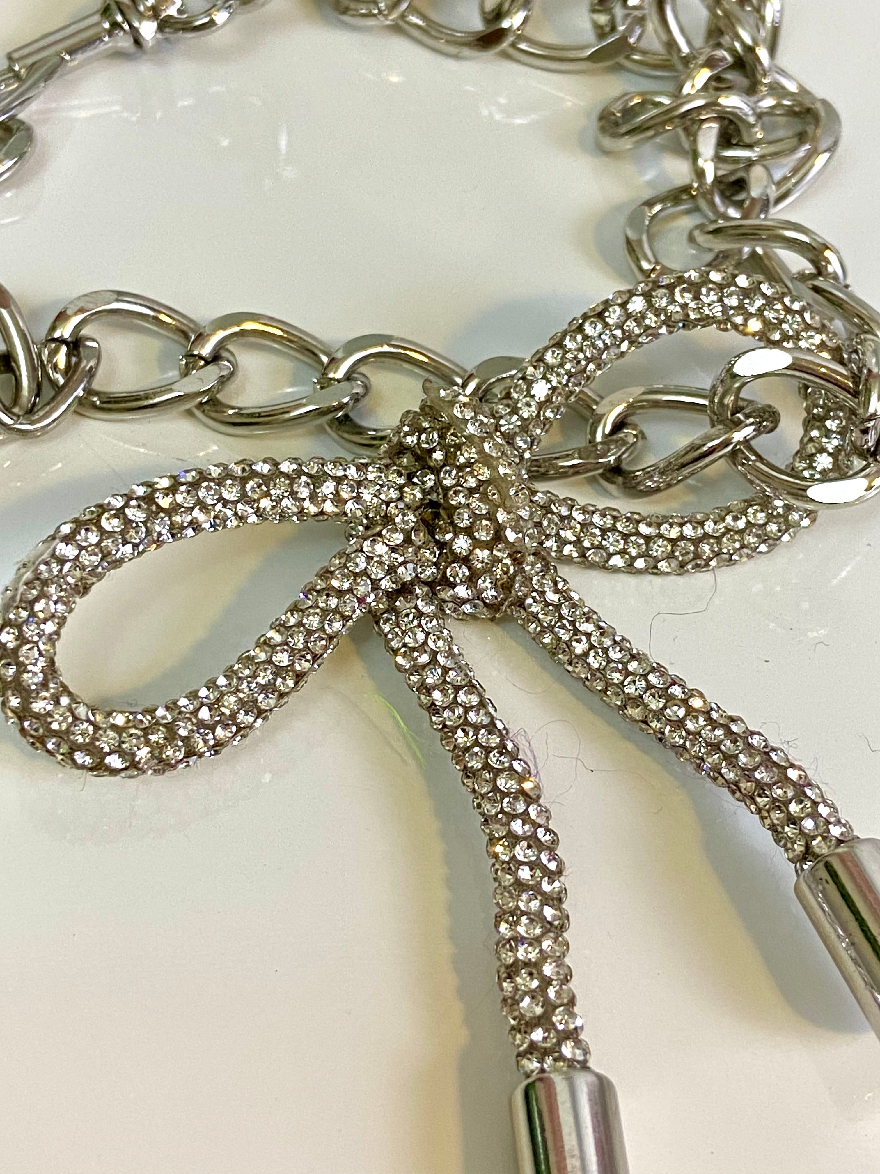 Ribbon choker