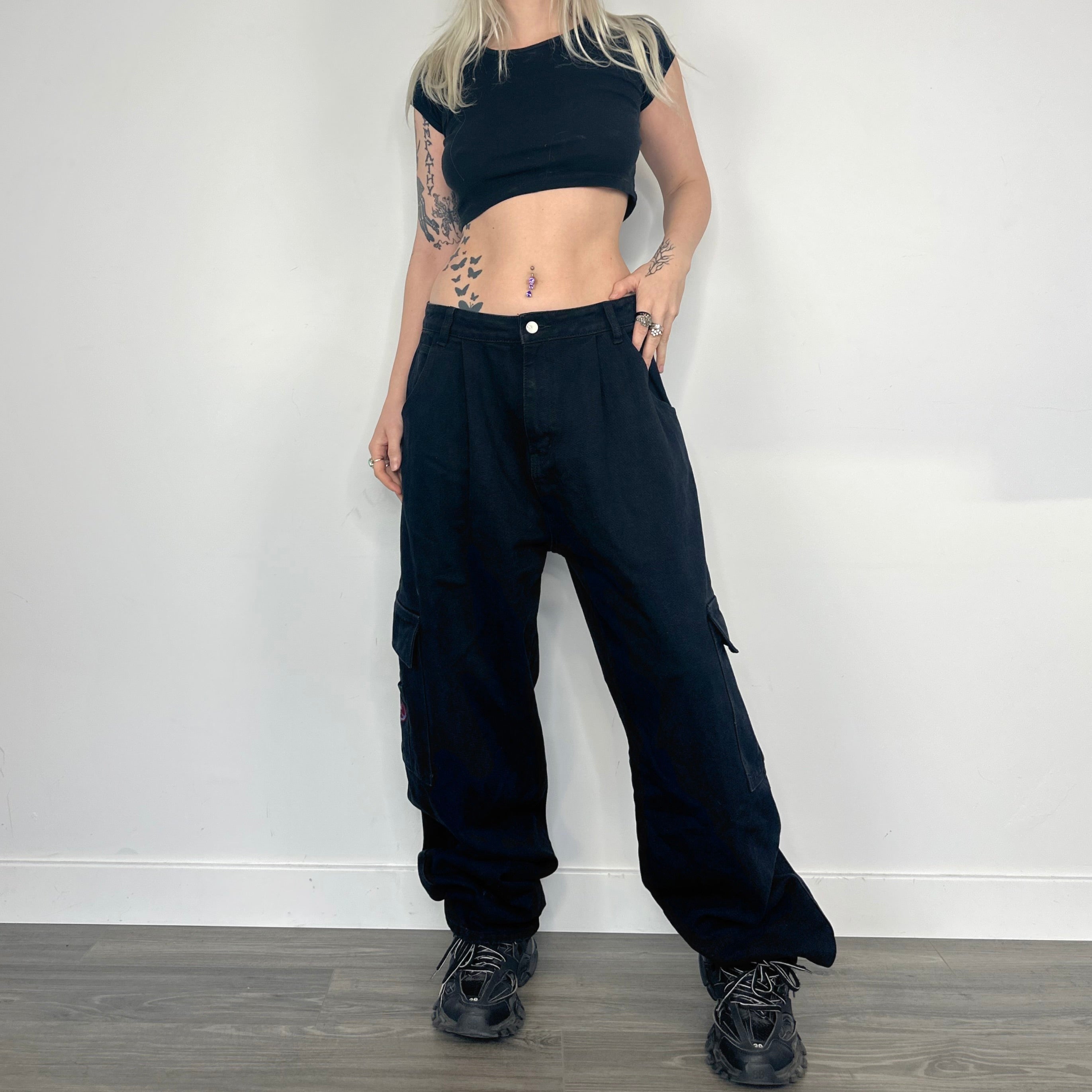 Black Baggy Skater Cargo Jeans (M/L)