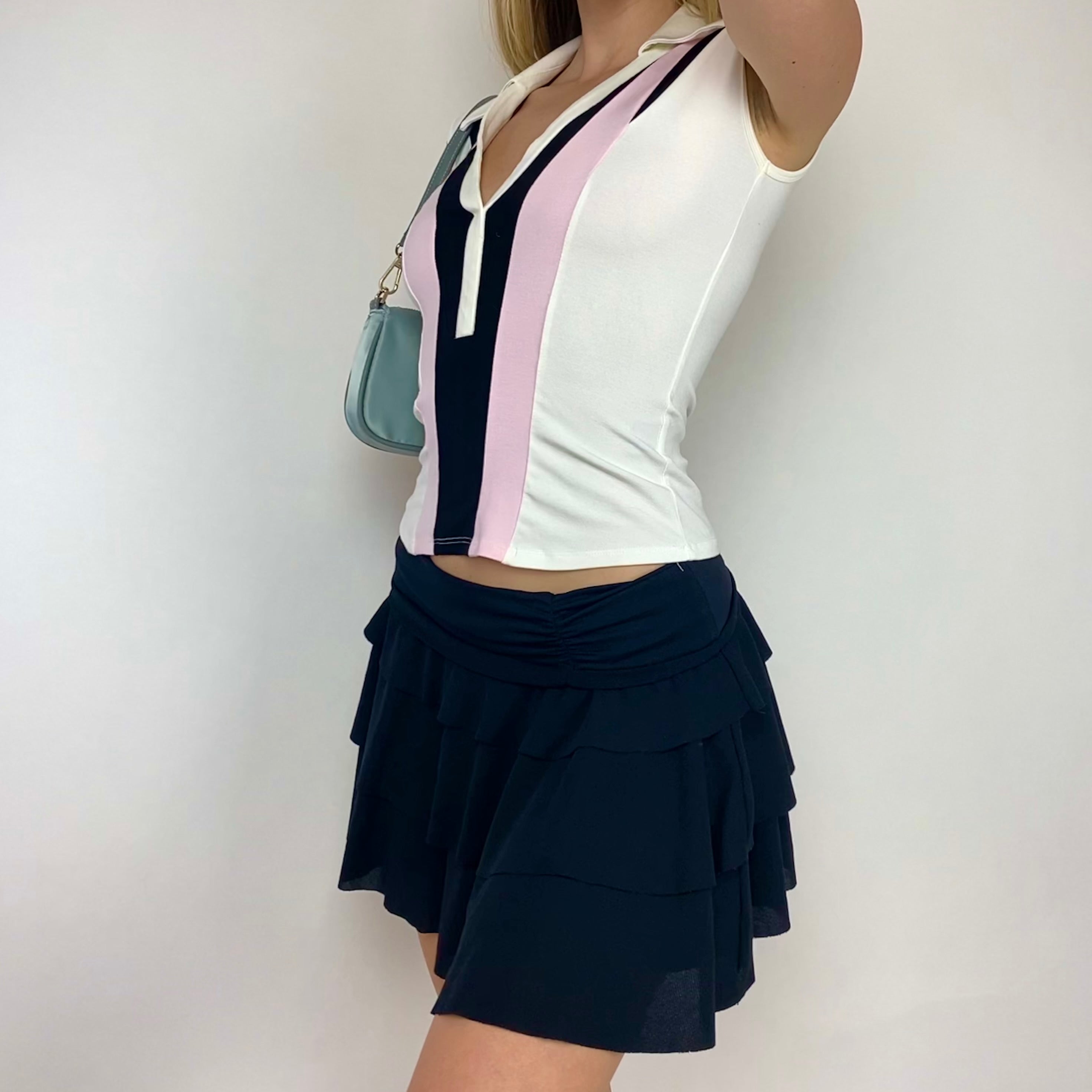 Vintage 00’s Sporty Collared Tank Top  (xs/s)