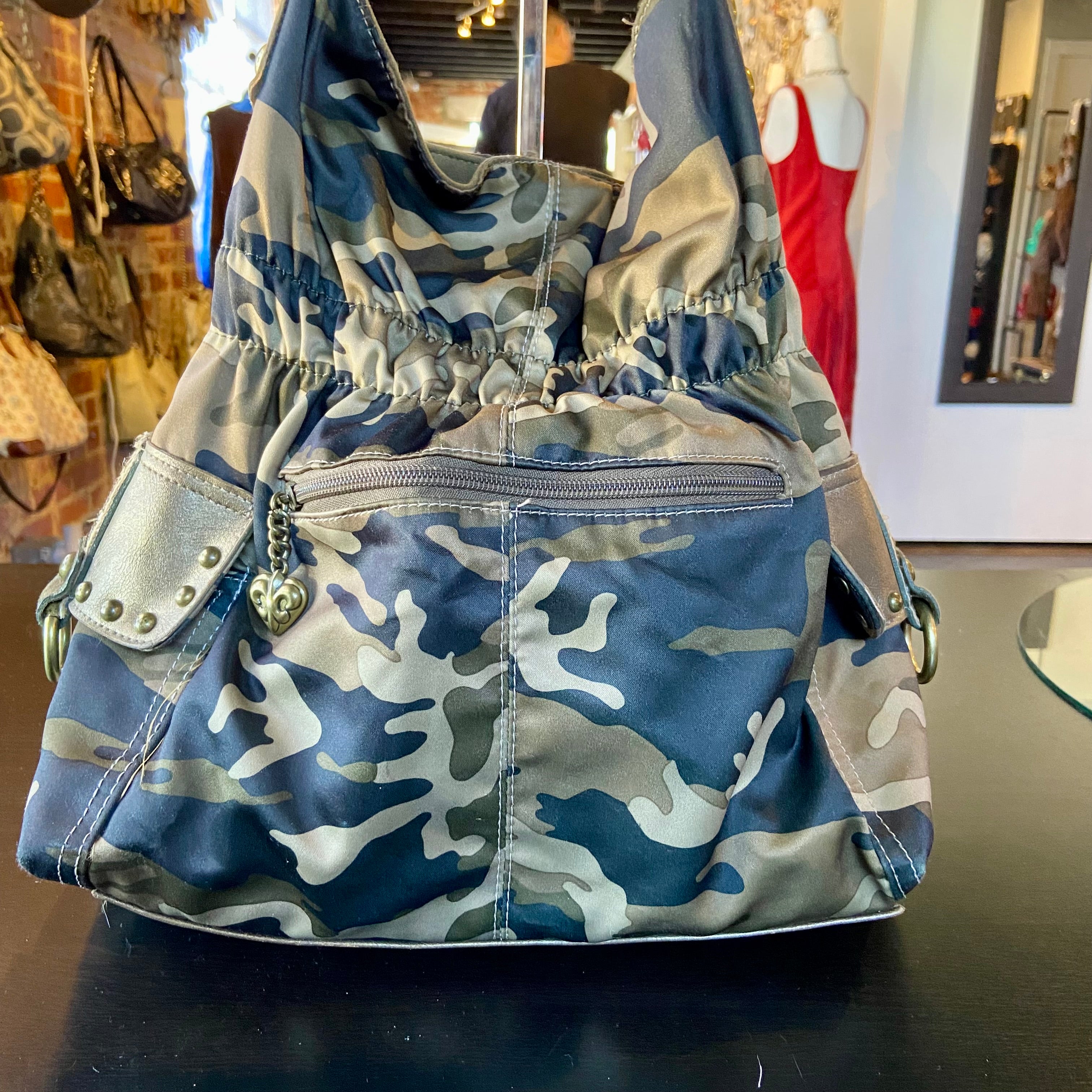 Kathy Van Zeeland army print shoulder bag