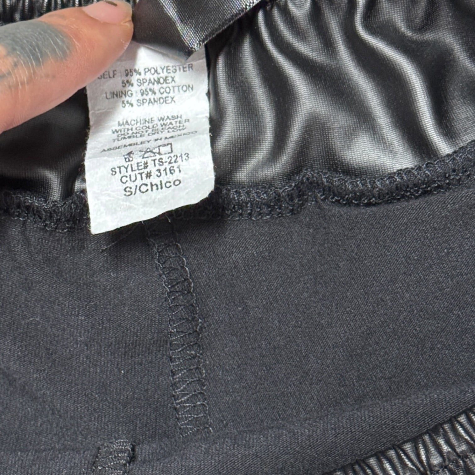 Y2K mini pleather skort (S)