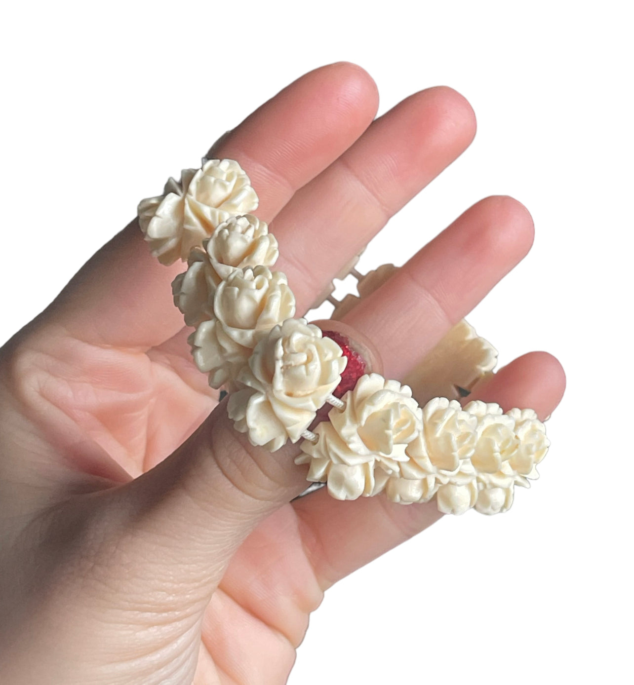 Vintage 1950s Mid-Century White Bone Carved Flower Stretch Bracelet