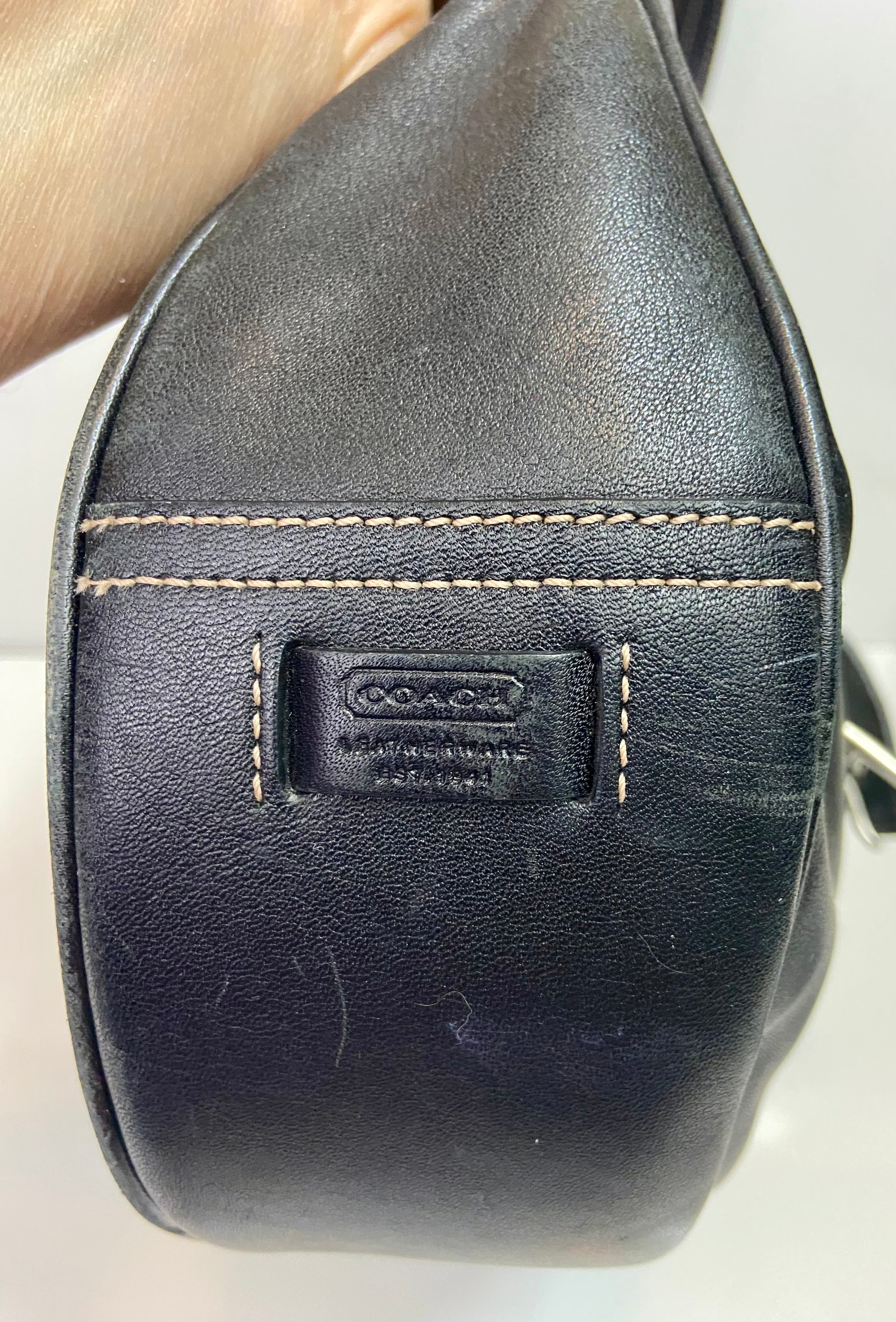Vintage Coach Hampton leather hobo shoulder bag. – Holy Thrift Vintage Coach Hampton leather hobo shoulder bag. – Holy Thrift