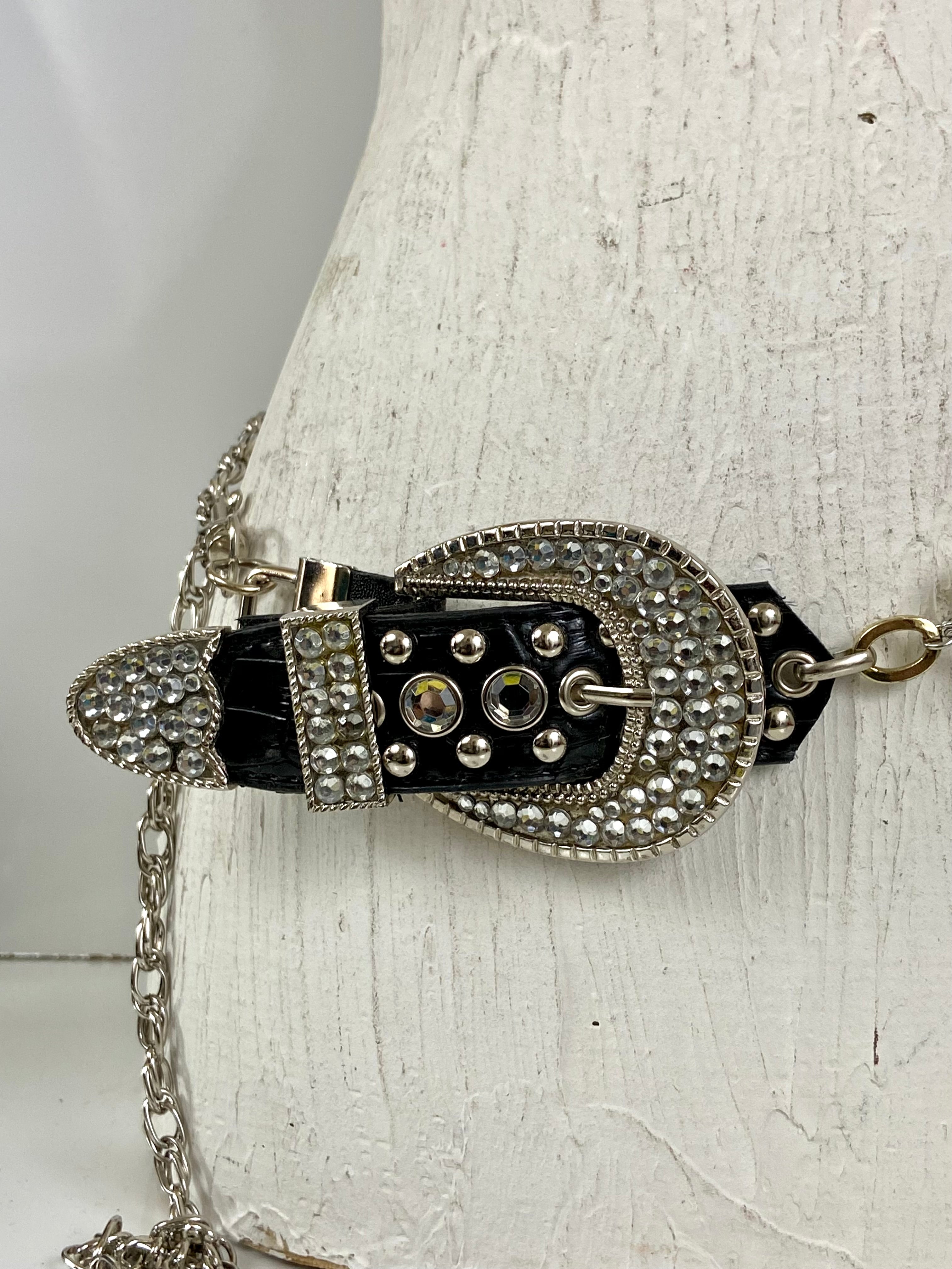 Buckle & beads belt