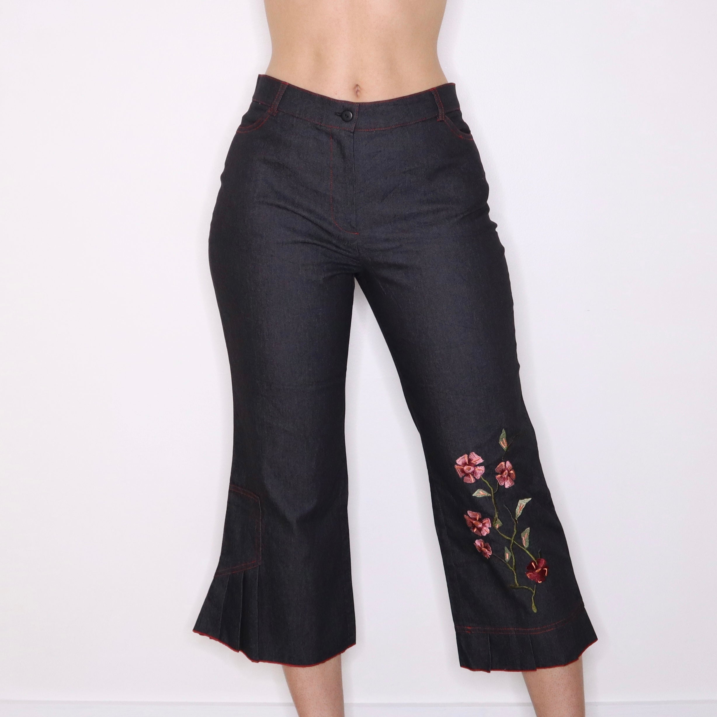 Y2K French Embroidered Denim Capris (M)