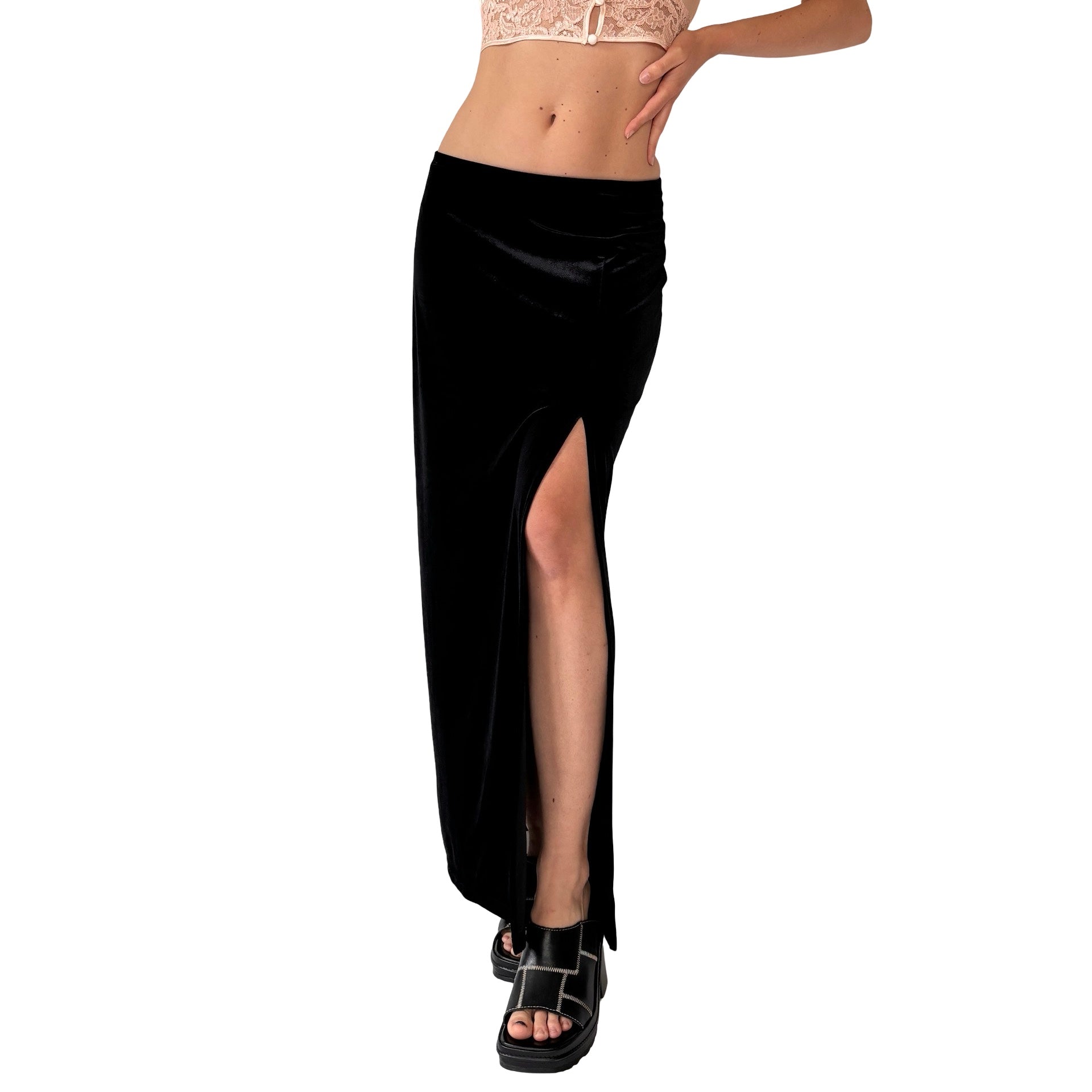 90s Noir Velvet Maxi Skirt (S/M)