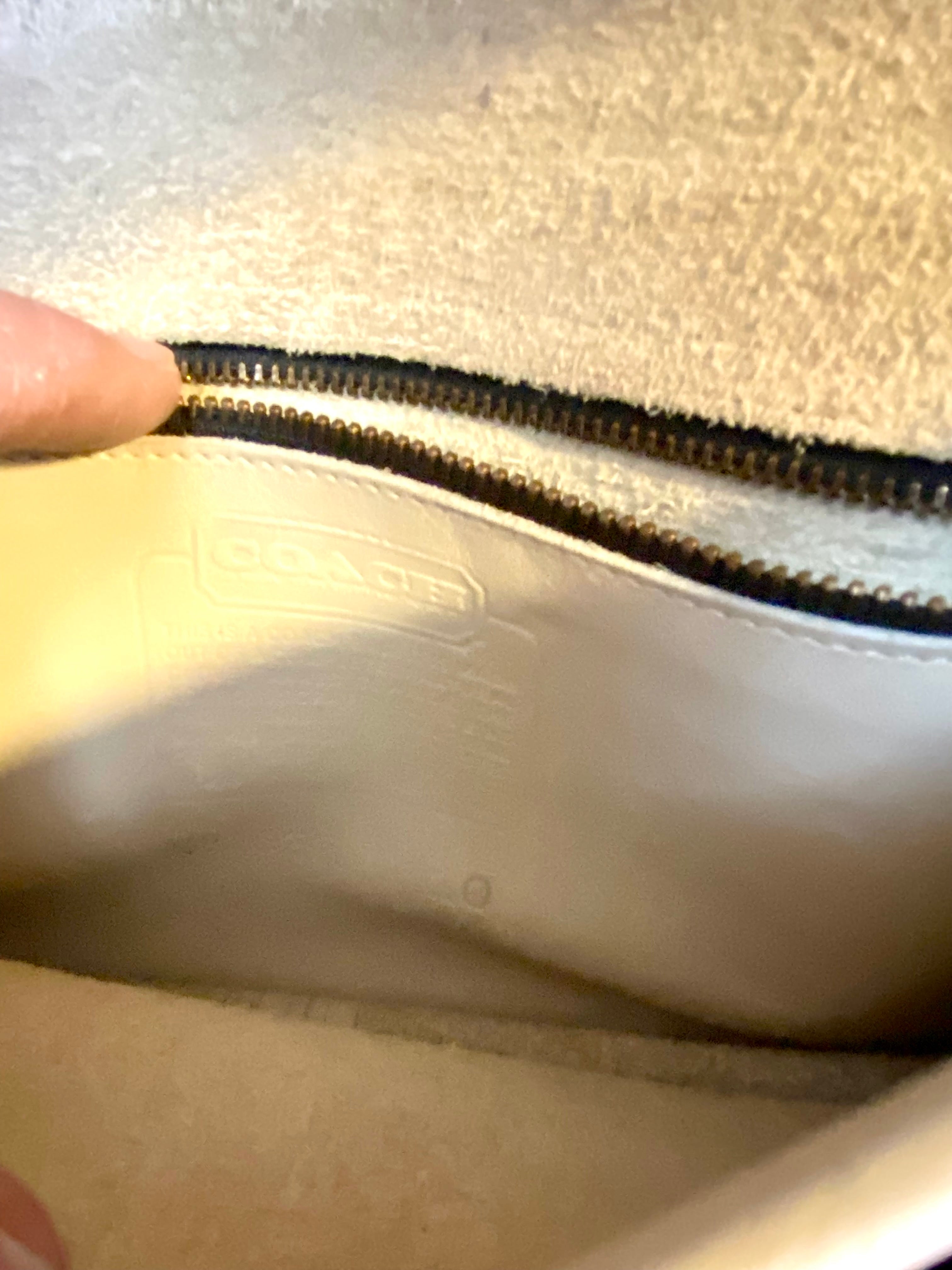 Repaint Vtg. 1980s COACH 
Leather Turnlock
