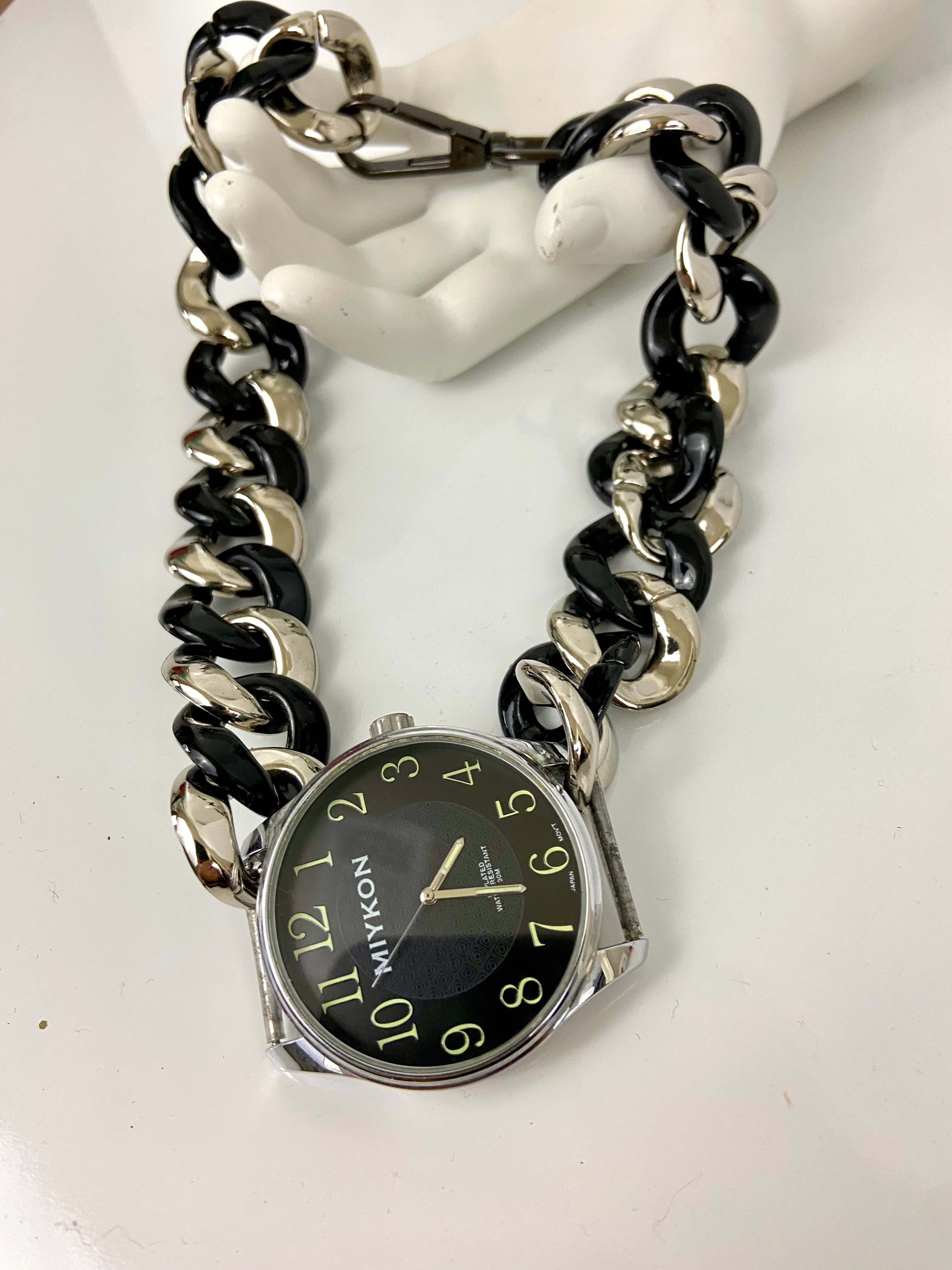 Black and silver watch ⏱️ choker
