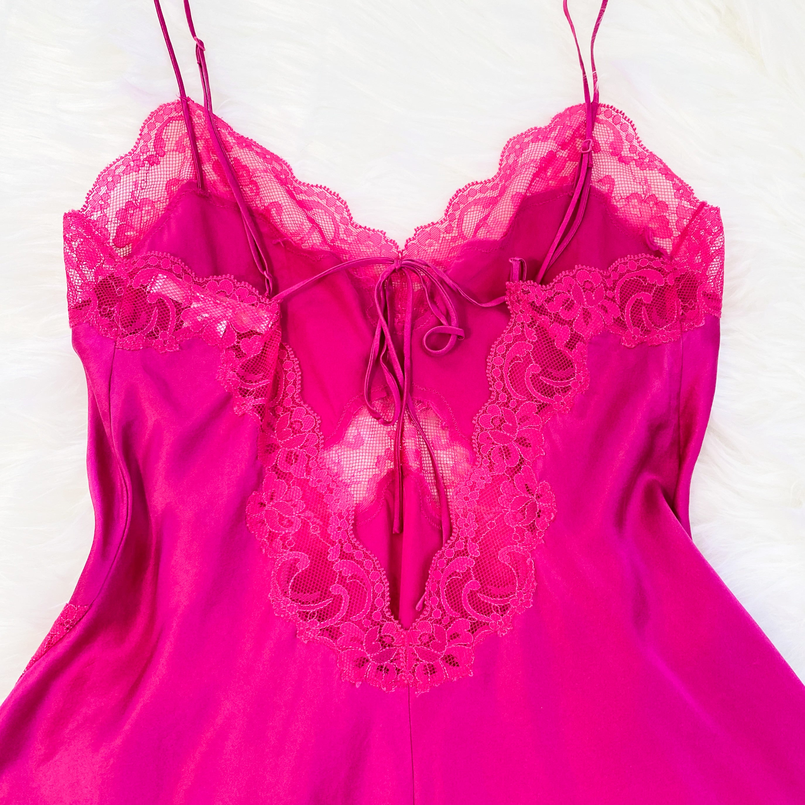 2003 VS Silk Rosette Slip (M)