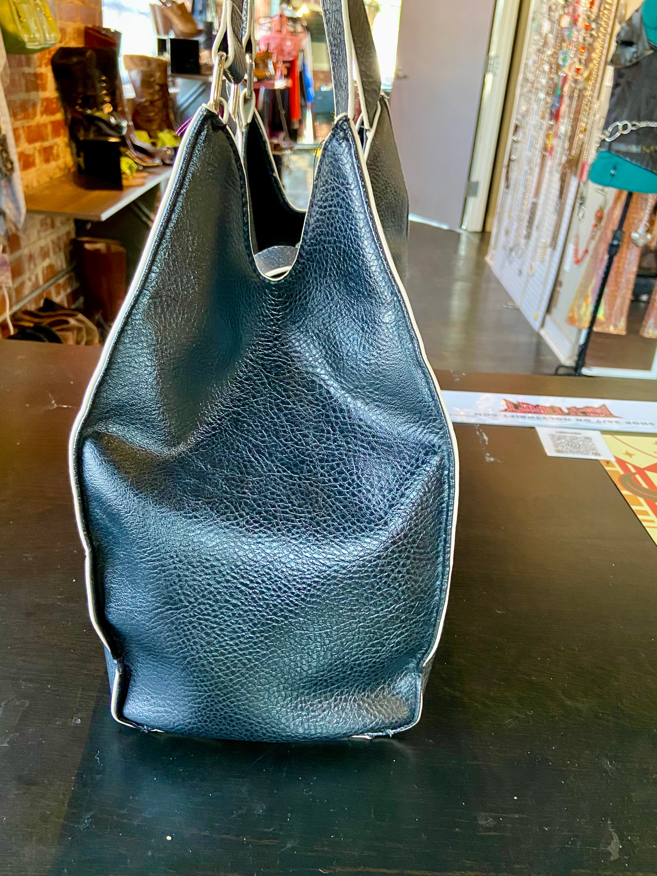 Kenneth Cole reaction bag