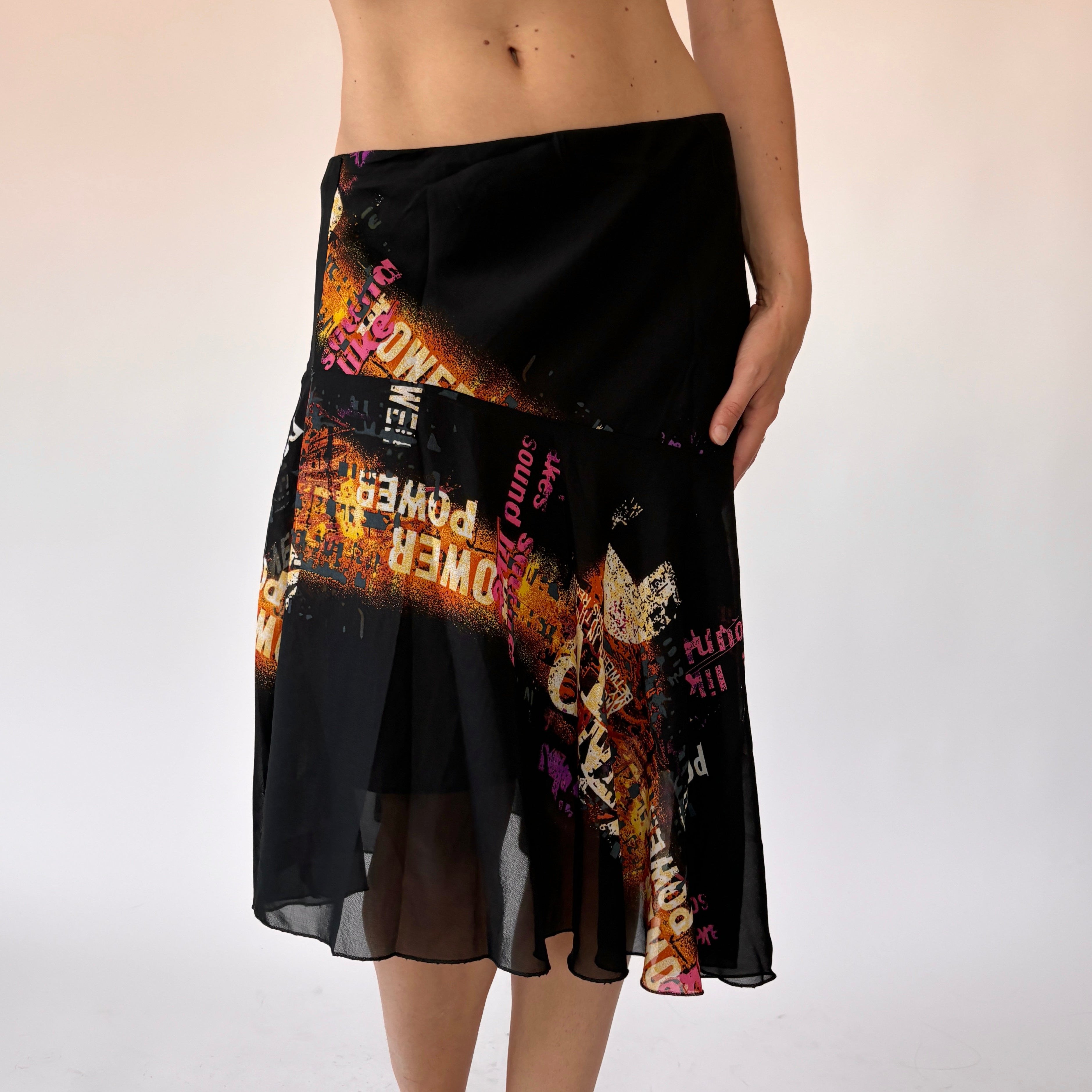 Y2K Graphic Print Midi  (M)
