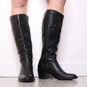 90s Italian Tall Black Leather Riding Boots (8.5)