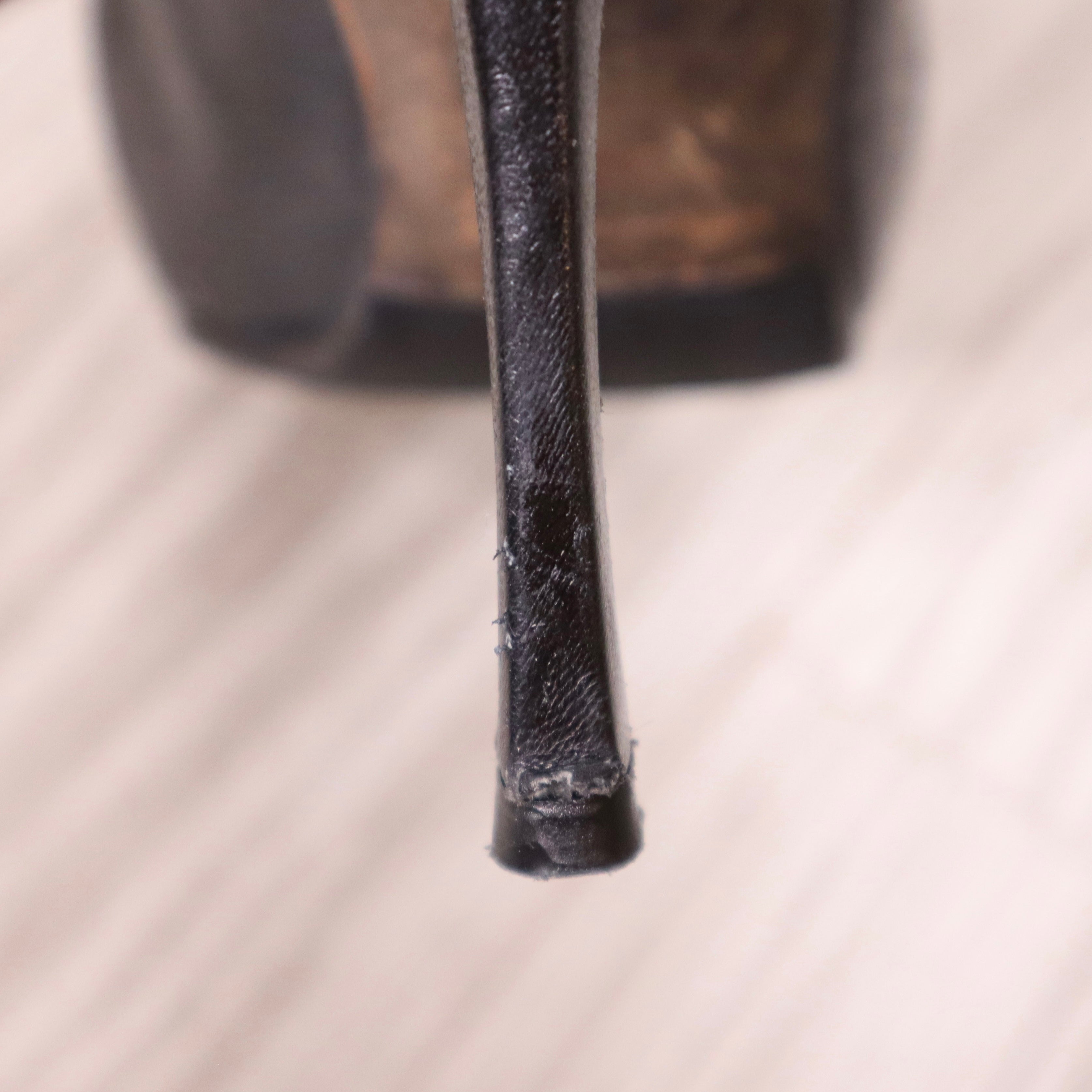 MANOLO BLAHNIK 90s Pointed Toe Stilettos (8.5)